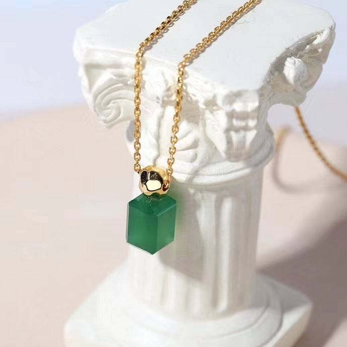 js-jewelry-green-agate-necklace-gold-vermeil-36626521522409_776d1d41-583e-4dc4-9e66-7a521c3f10b2.jpg