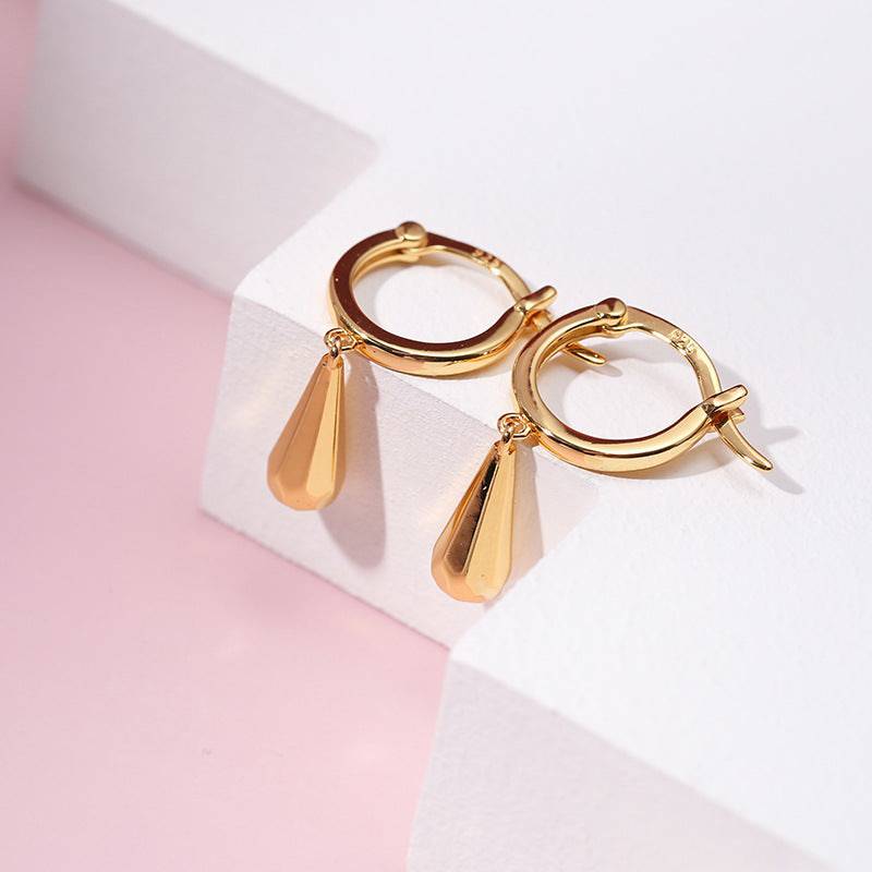 js-jewelry-mia-briolette-drop-huggie-hoop-earrings-gold-vermeil-36626177261801_ce469b3f-8901-4023-af1a-cf904e6b17e1.jpg