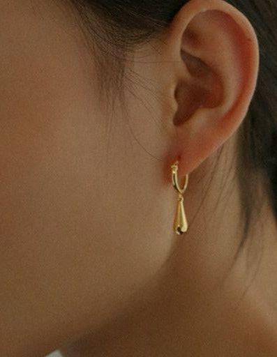 js-jewelry-mia-briolette-drop-huggie-hoop-earrings-gold-vermeil-36626177360105_10bd0130-43db-44db-9bba-b8fe876324a8.jpg