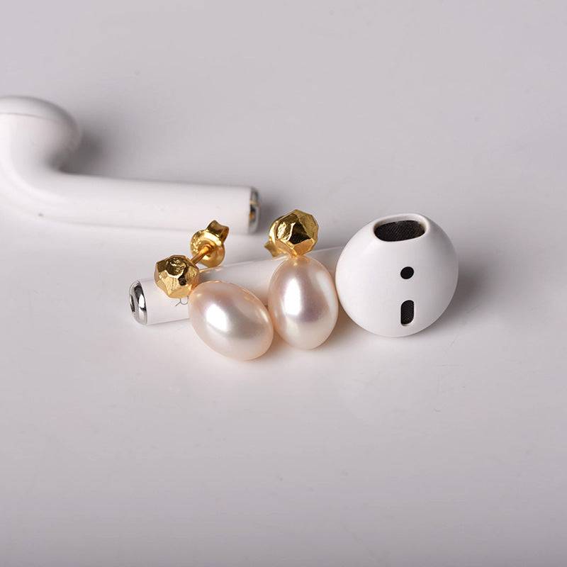 Teardrop Pearl Earrings