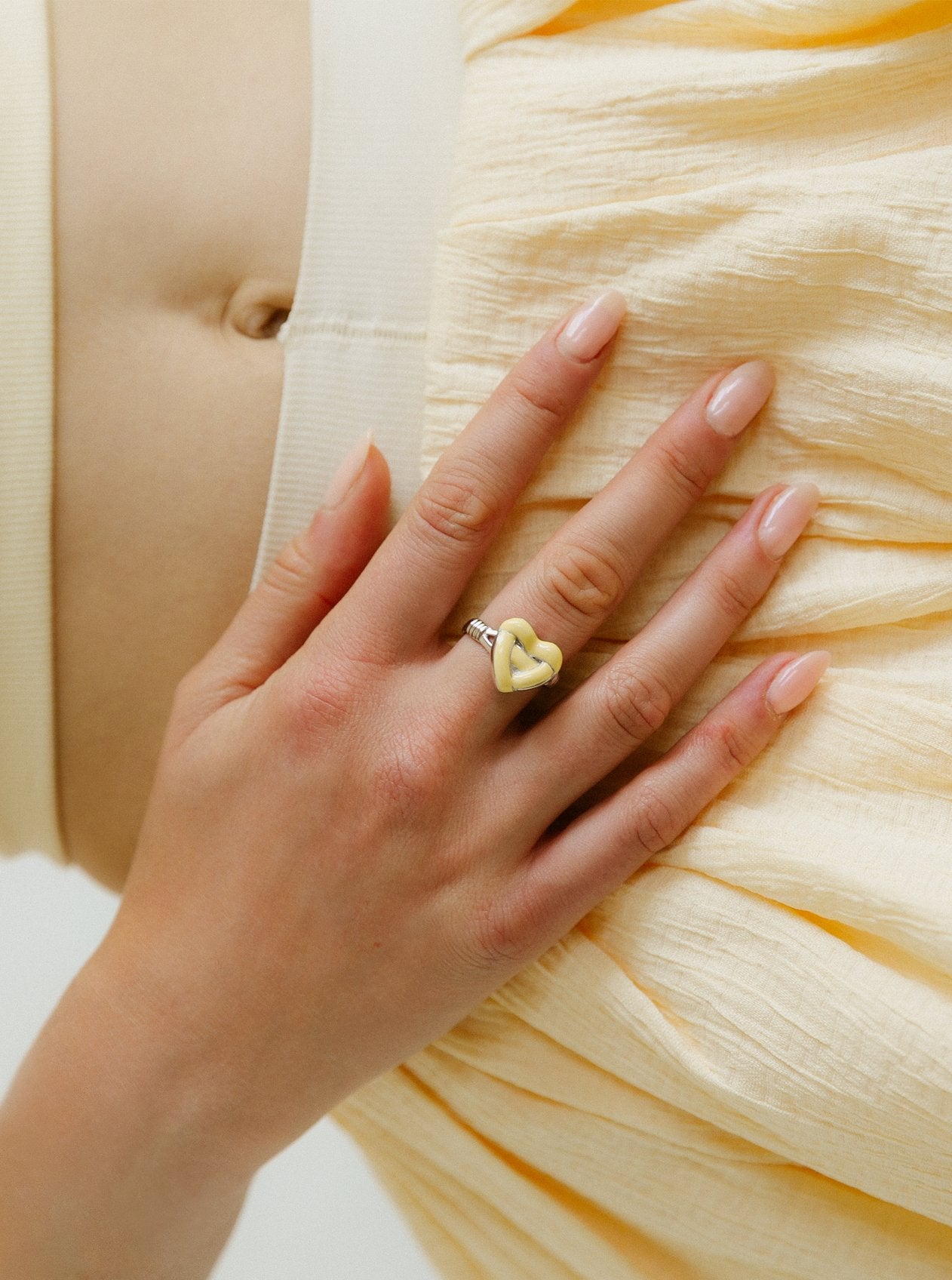 juicy-love-ring-butter-yellow-592718_7ab185fe-d362-42ab-b43c-35597cc5e1b4.jpg