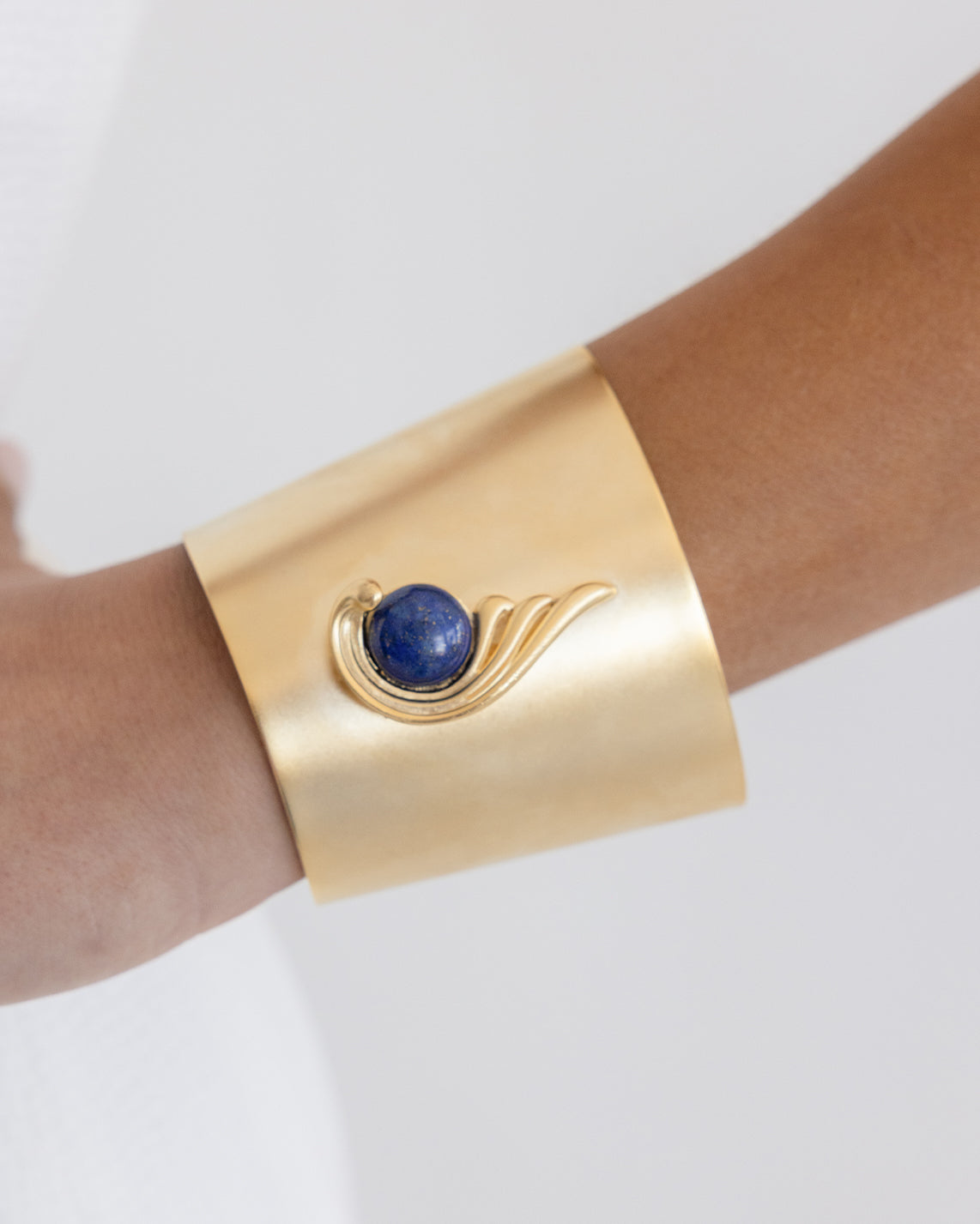 Villa Artemis Lapis Cuff