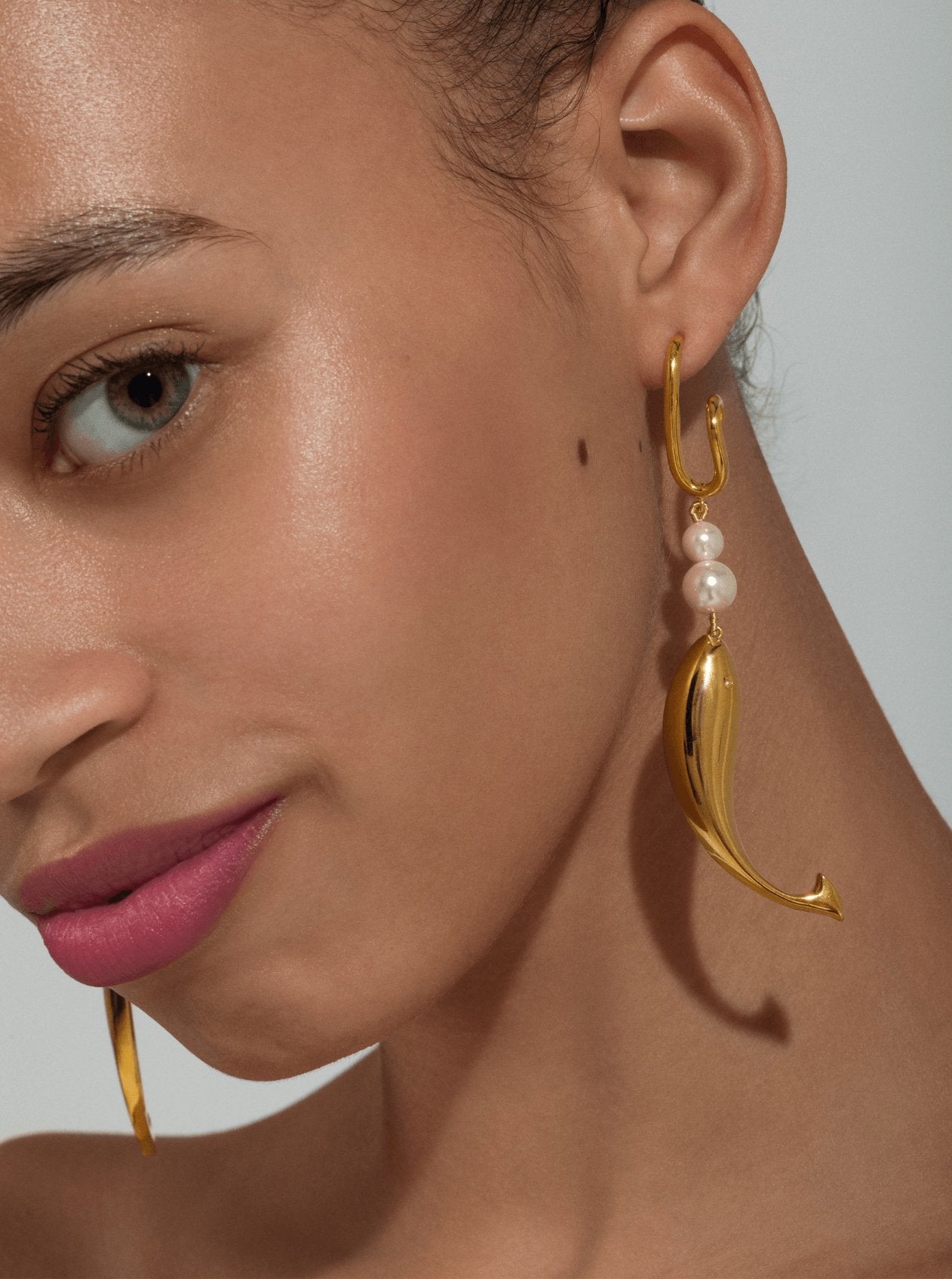 Lilly Singh - Sirena Pearl Earrings