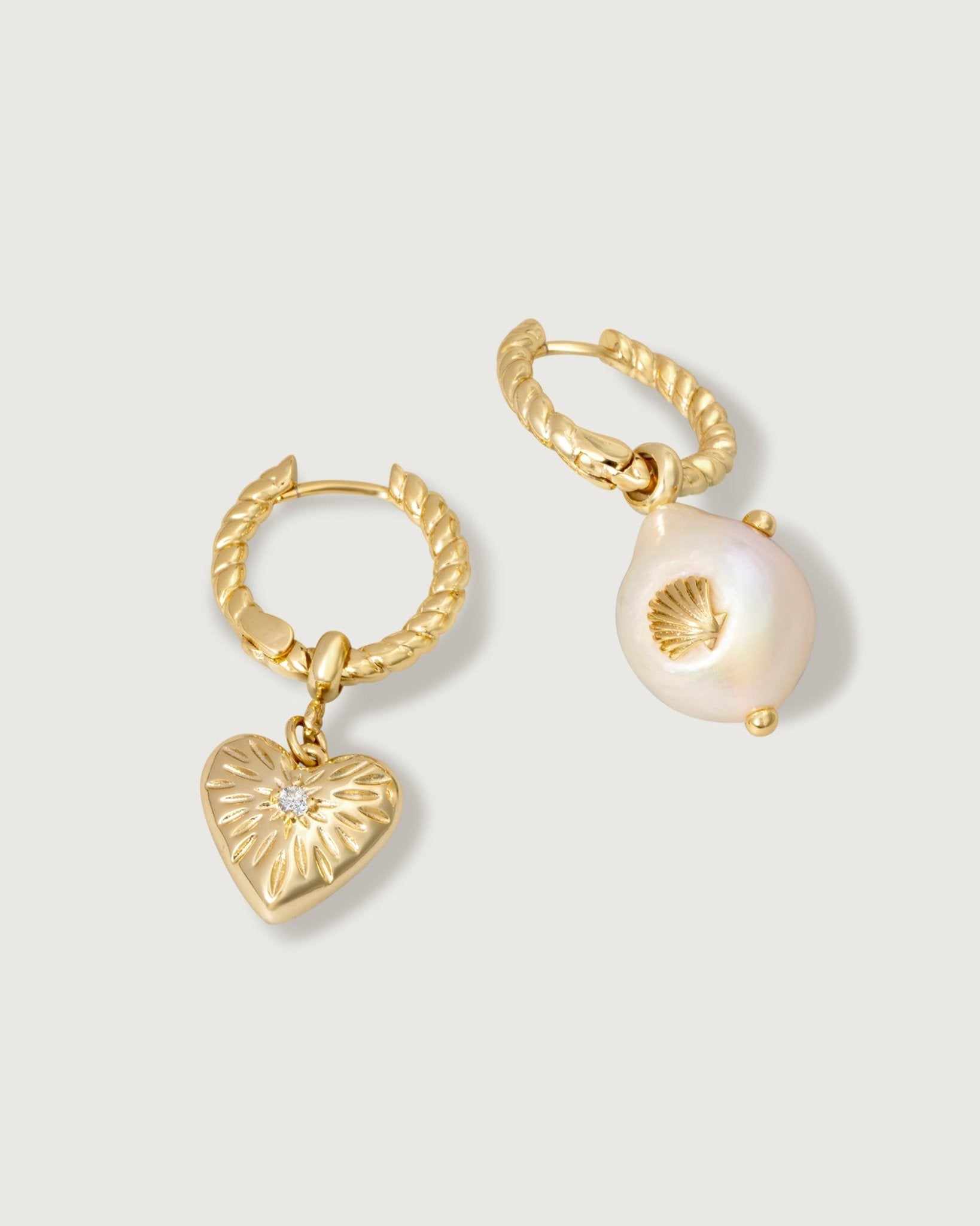 love-baroque-pearl-earring-196746_ba536aaa-a344-4746-9b1f-374559334abc.jpg