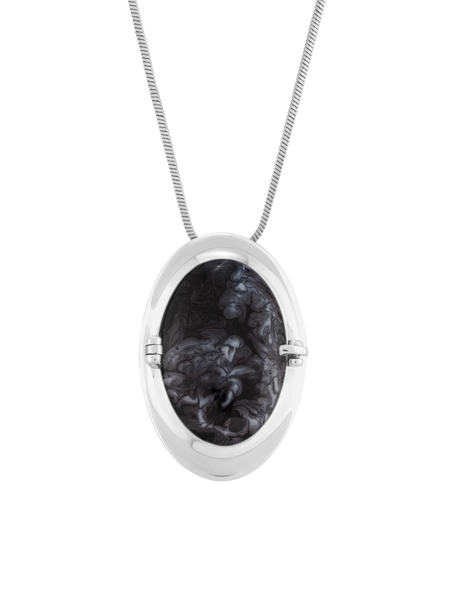 Memento Oval Pendant Black