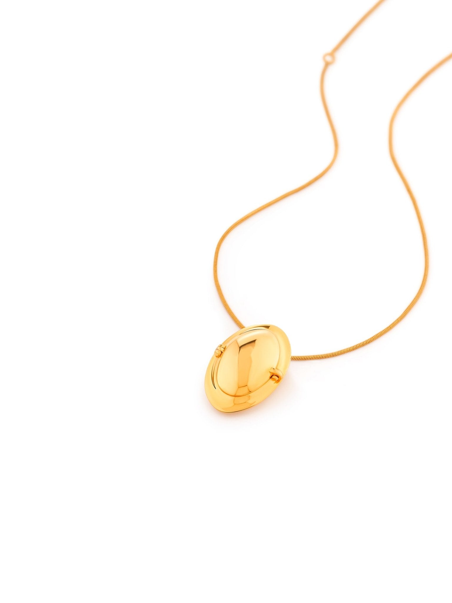 Memento Oval Pendant Gold