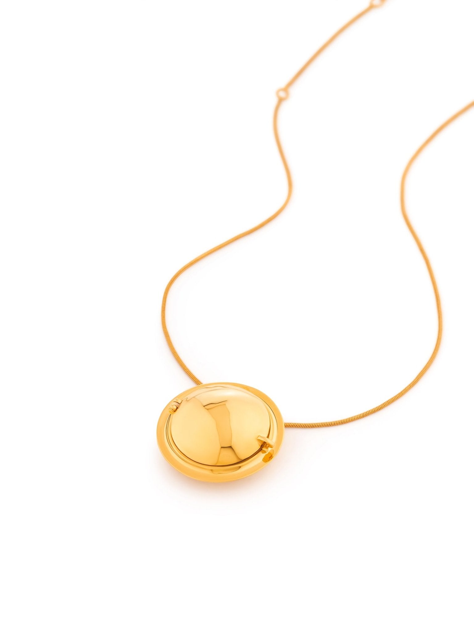 Memento Round Pendant Gold