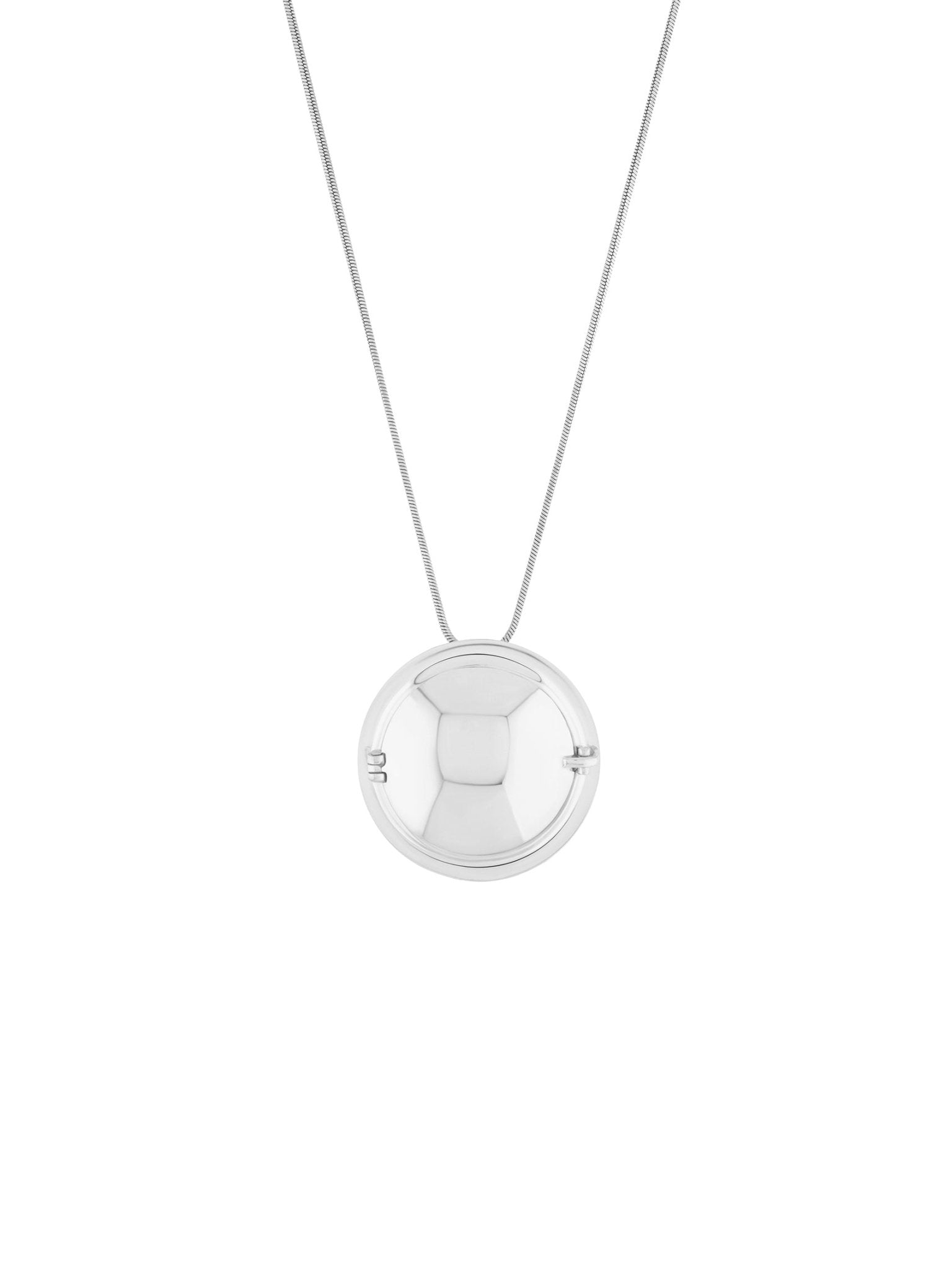 memento-round-pendant-silver-189830_992f85cd-ec1d-47d3-82cc-eed0a72d96ae.jpg