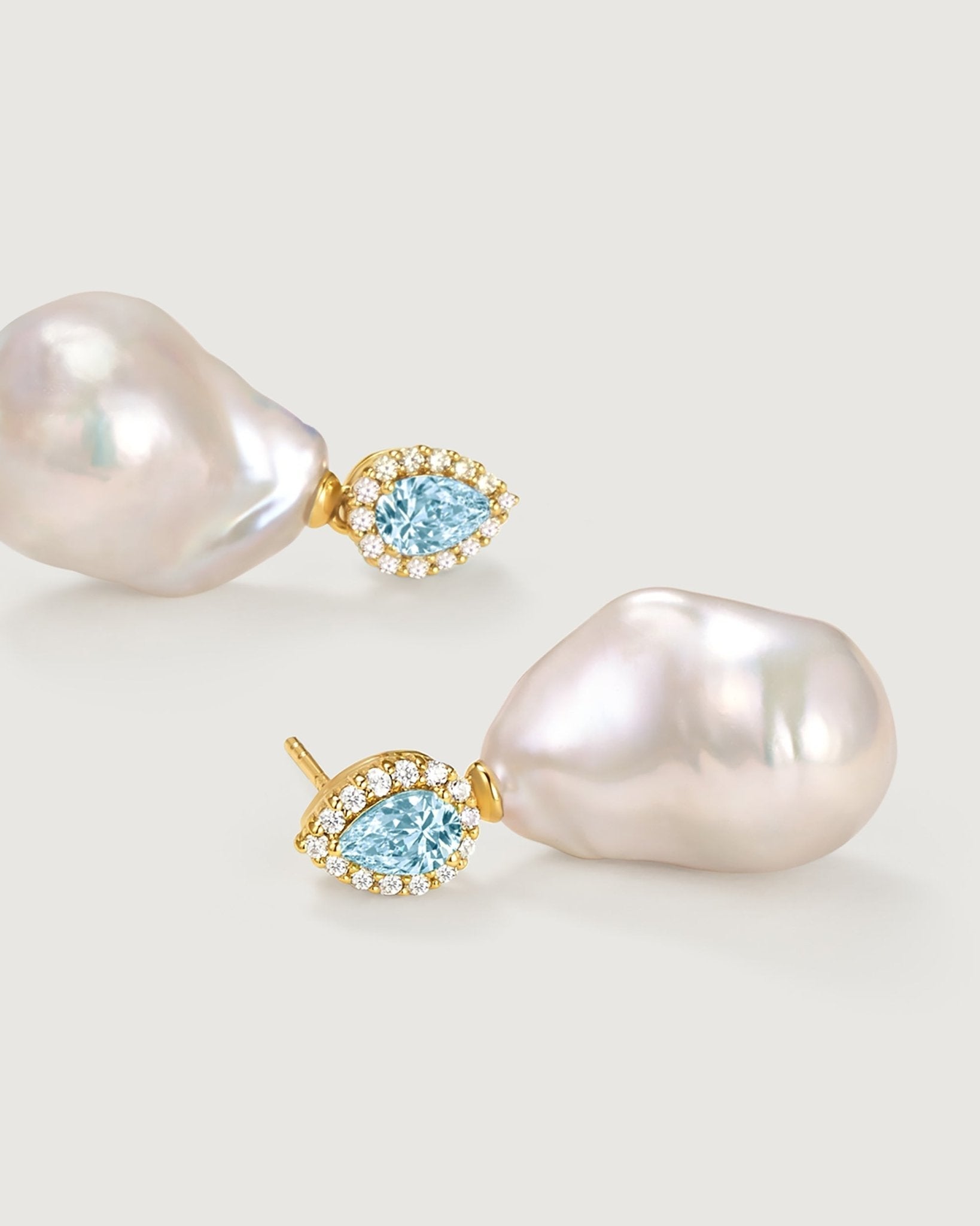 mermaids-tear-pearl-earring-701885_003635a6-673f-4b52-b008-0bf421ee4102.jpg