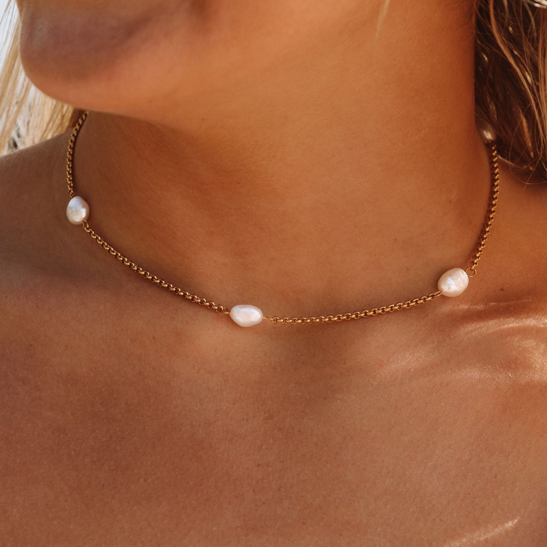 necklace-choker-pearls.jpg