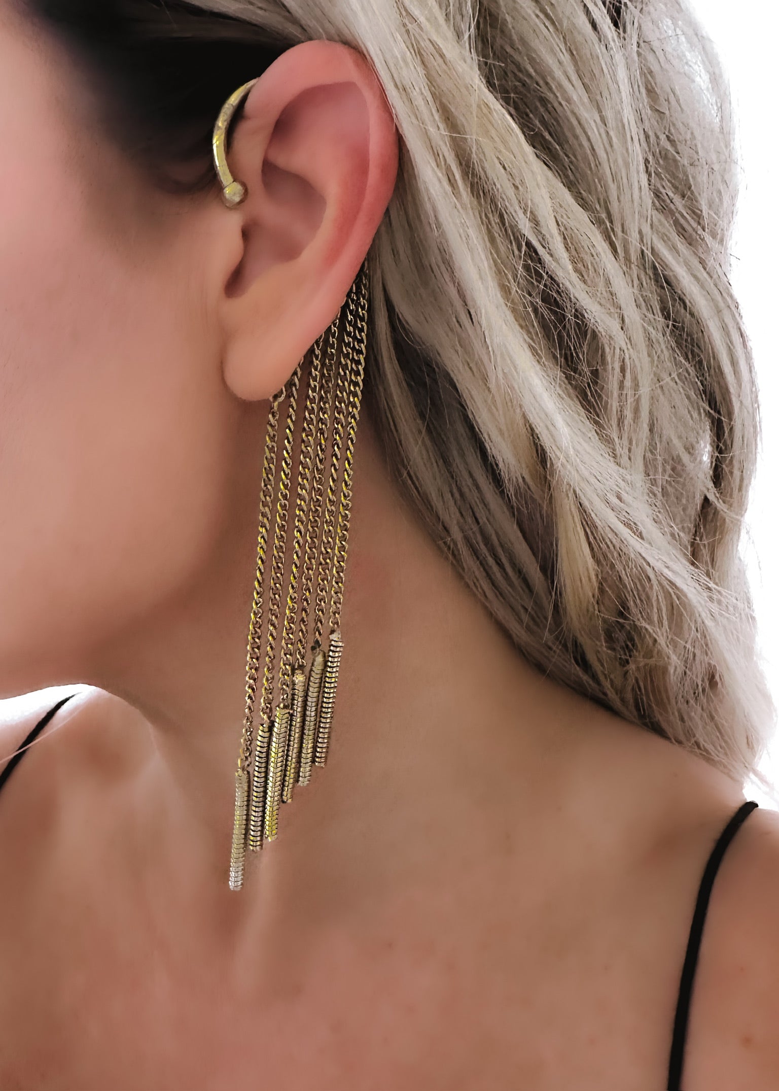 MALIA STATEMENT EAR CUFF