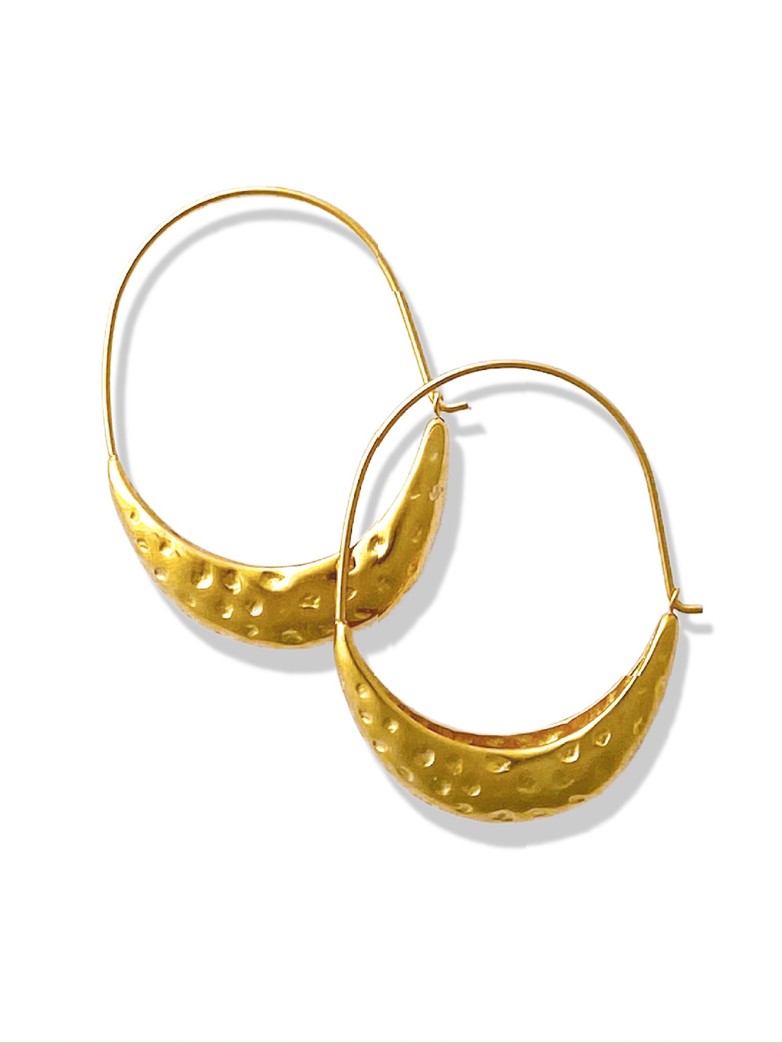 pebby-forevee-earring-gold-daphne-water-resistant-earring-29740744802362_935e078a-74fc-4c7f-9269-0bd80feb5d84.jpg