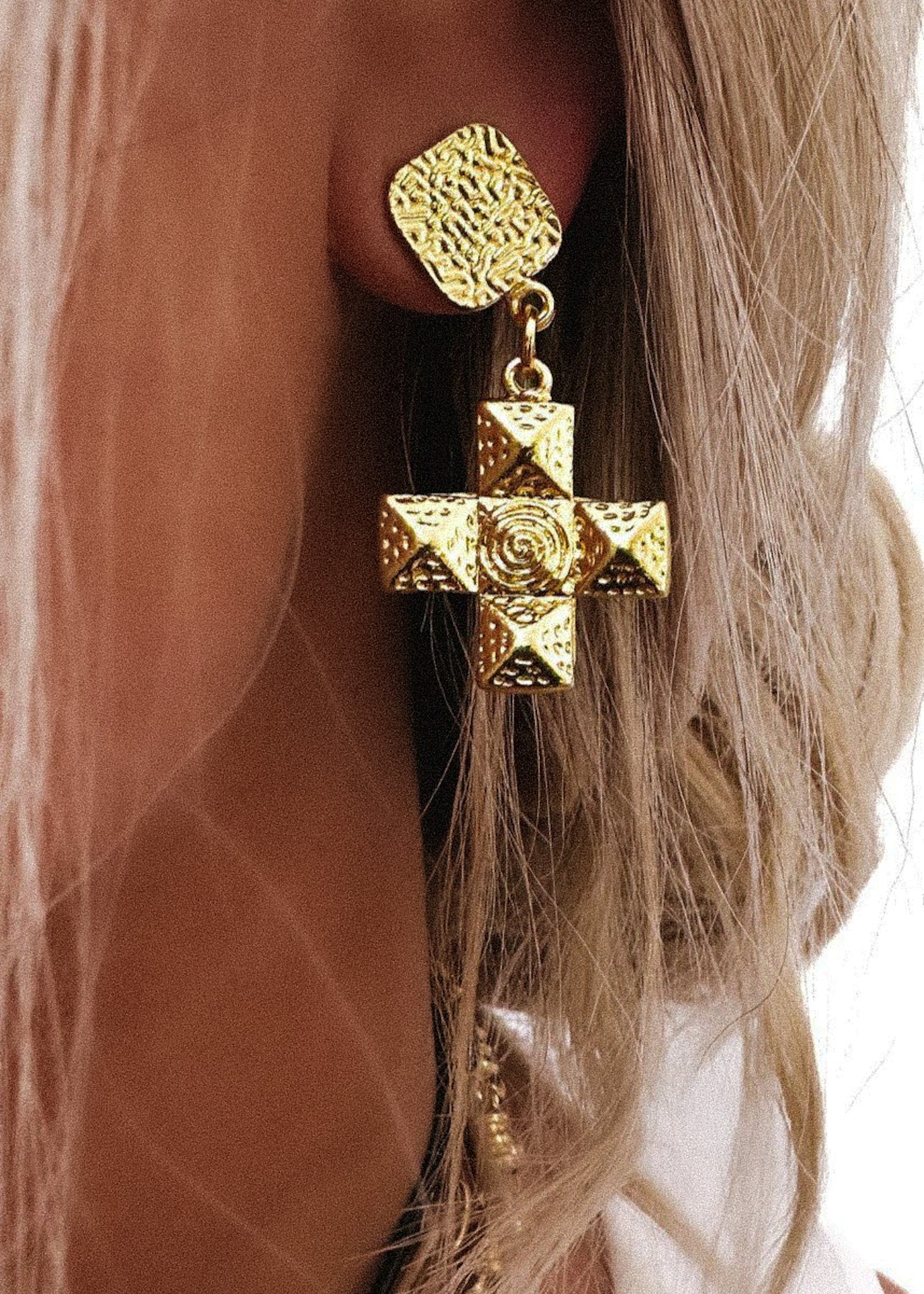 JANNA STATEMENT EARRINGS