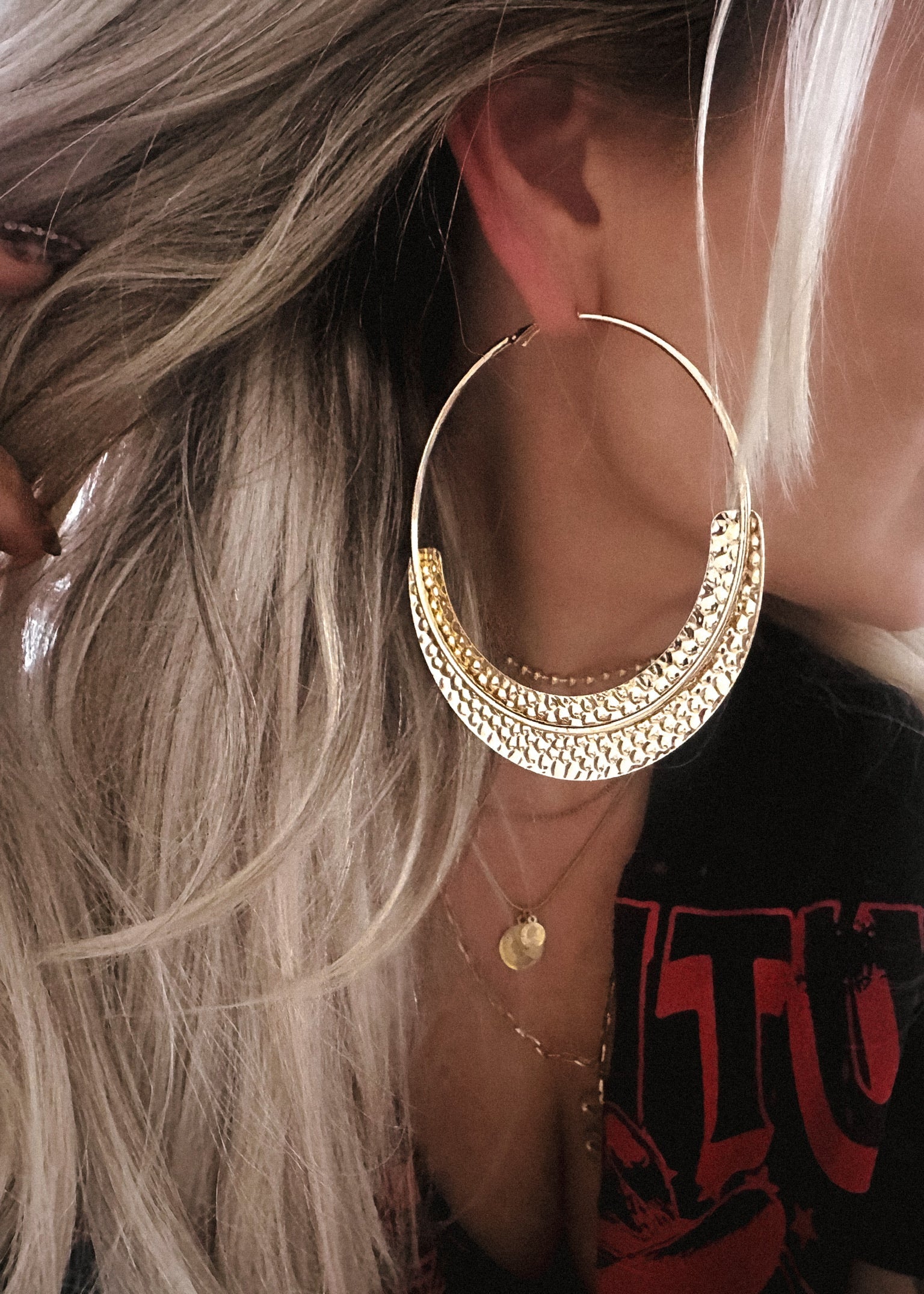 pebby-forevee-earring-gold-tarlo-statement-hoop-earrings-30324080181306_9a562caf-2ada-4185-bd9e-0ee1eb6f26c8.jpg