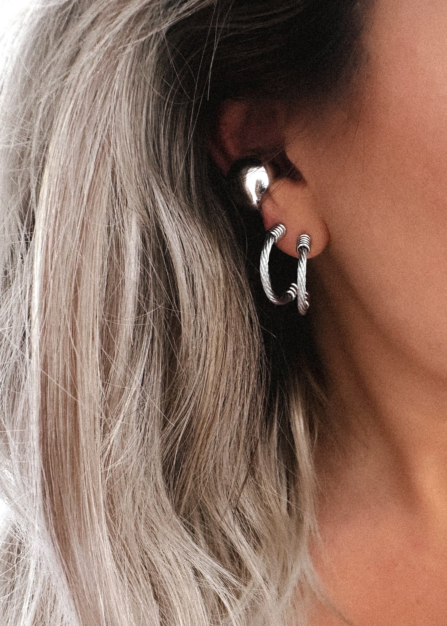 pebby-forevee-earring-silver-good-graces-ear-cuff-30228706852922_1ef89677-b8d5-40a3-82dd-f366120d901b.jpg