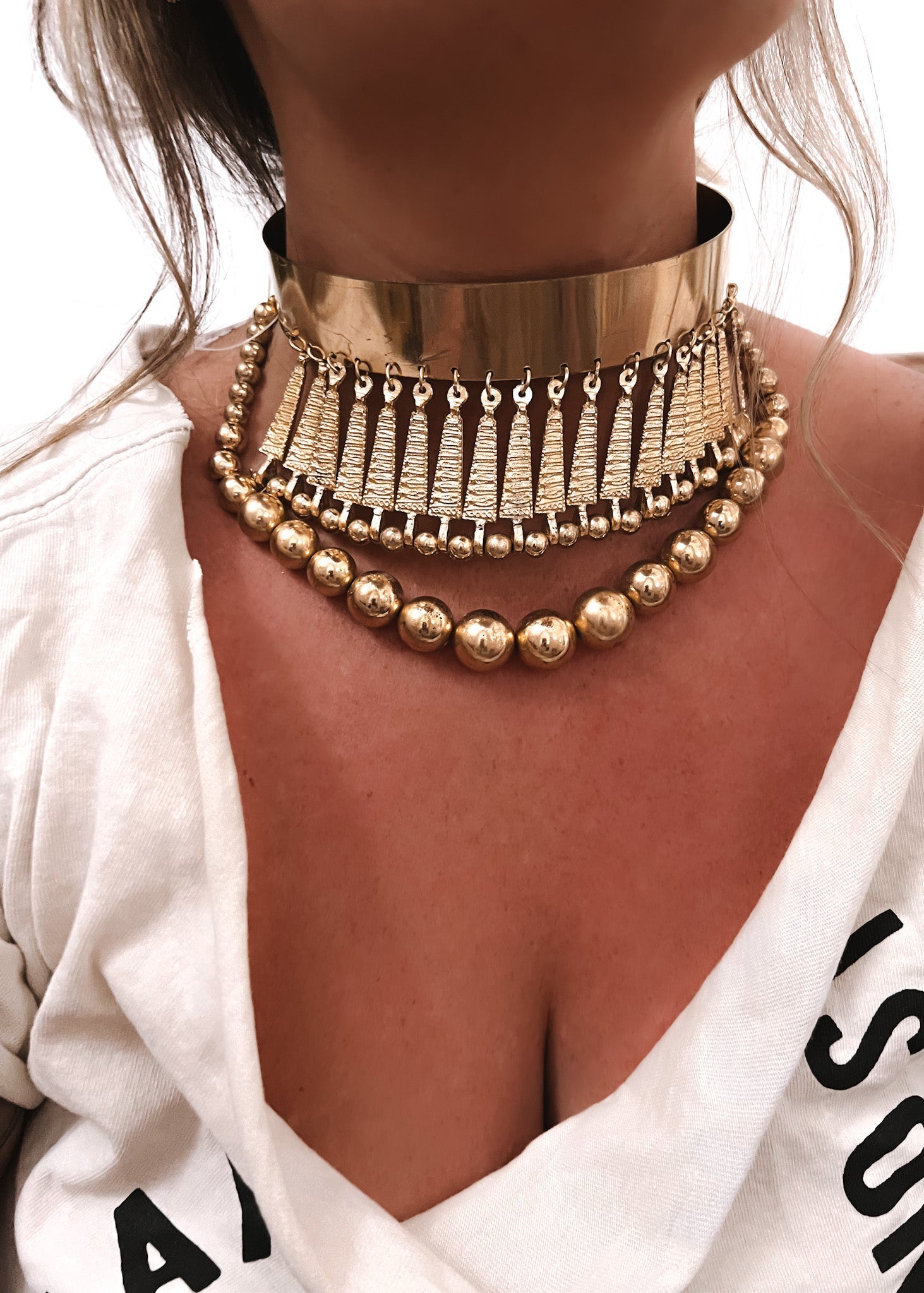 DRASTIC STATEMENT CHOKER NECKLACE