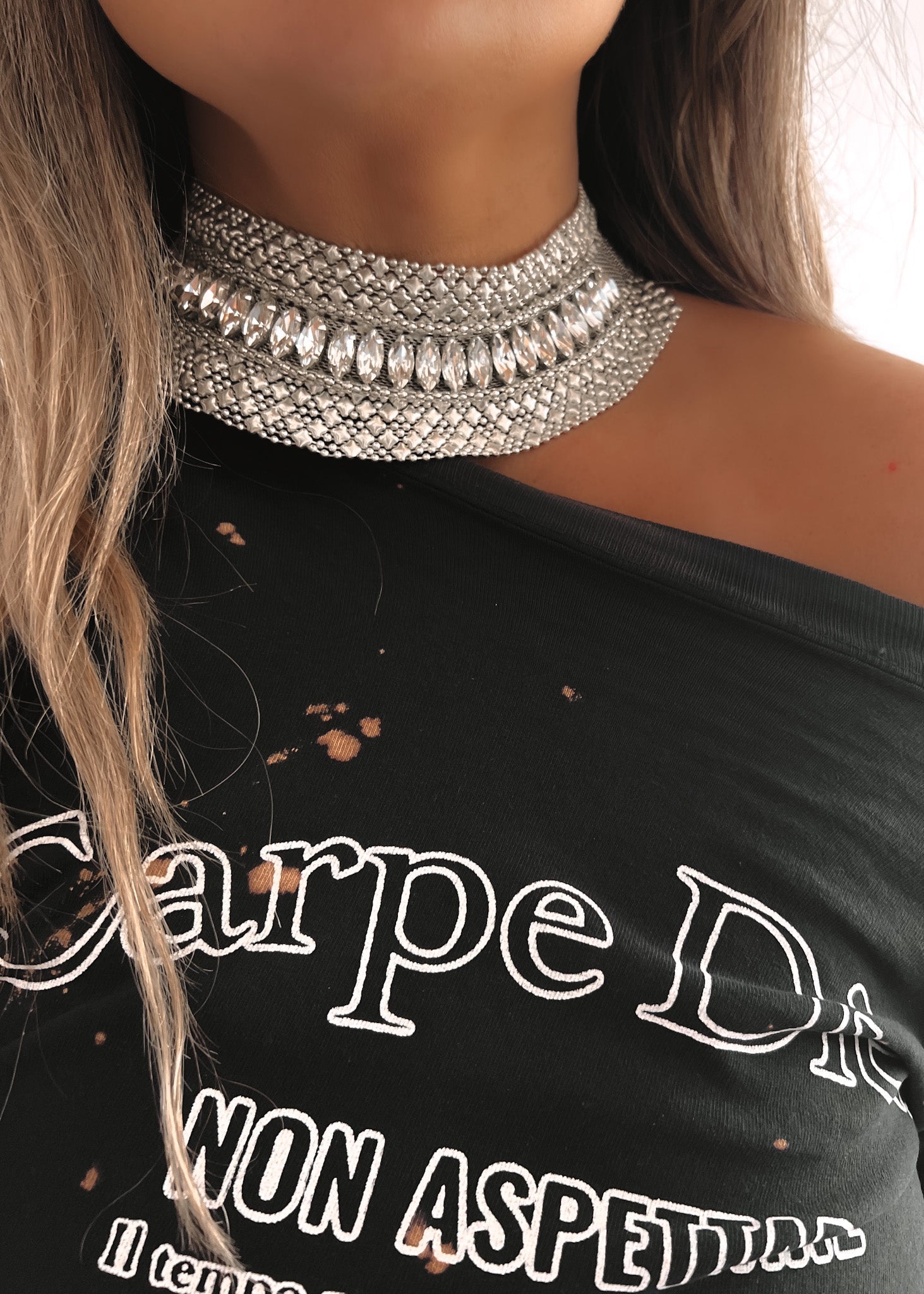 CRUCIAL STATEMENT CHOKER NECKLACE