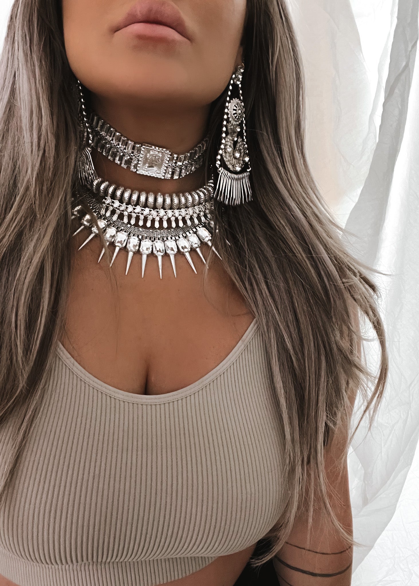 RUKIYA STATEMENT CHOKER NECKLACE