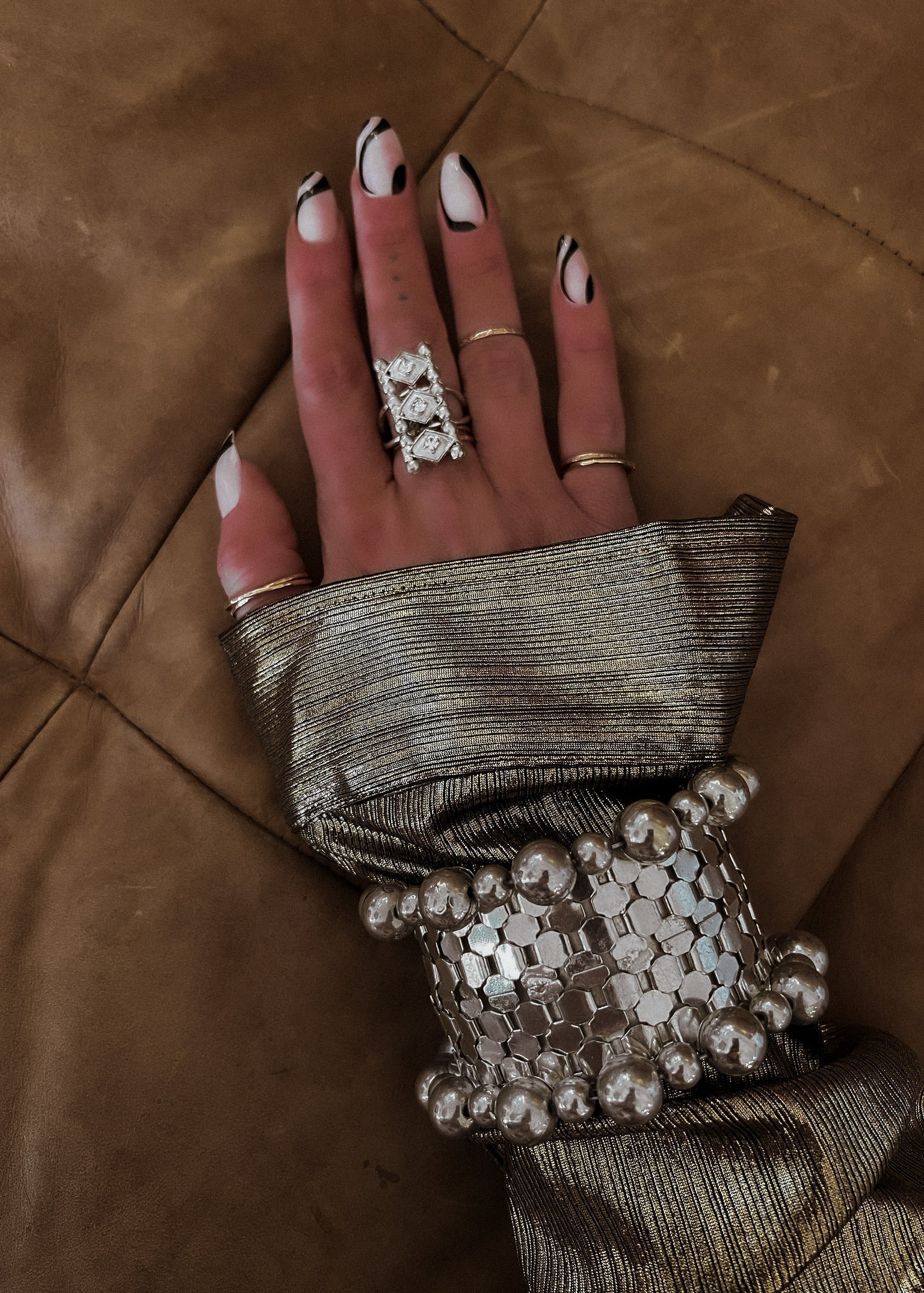 pebby-forevee-ring-silver-tove-statement-ring-28907220598842_5867d8e9-0ba9-4597-ba78-6c222aba3ae3.jpg