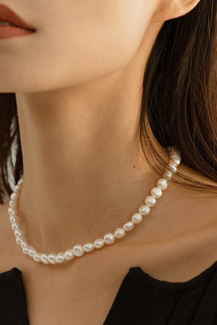 qd-necklaces-ot-locker-pearls-choker-necklace-36626586206441_6bed830d-37ef-4093-b0ea-f7cda3fba083.jpg