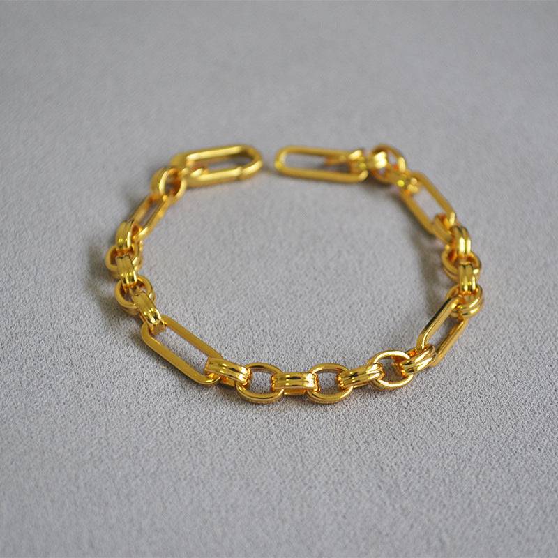 qdmy-bracelets-gold-modern-interlocking-gold-chain-bracelet-36626681790697_8049389c-a1da-45a0-9ad5-fd27763889da.jpg