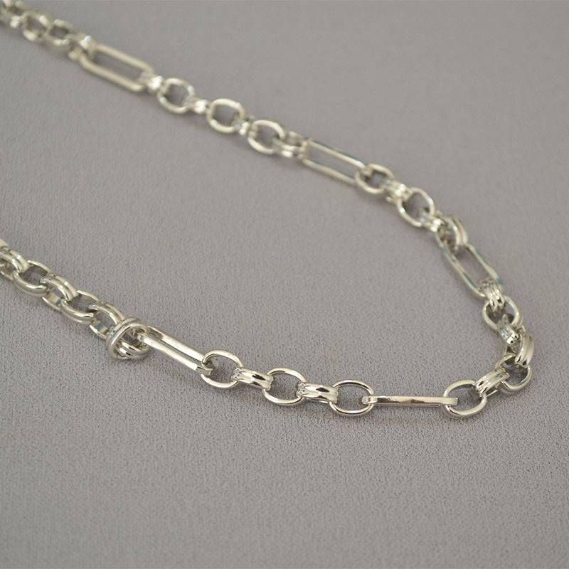 Modern Interlocking Gold Chain Necklace