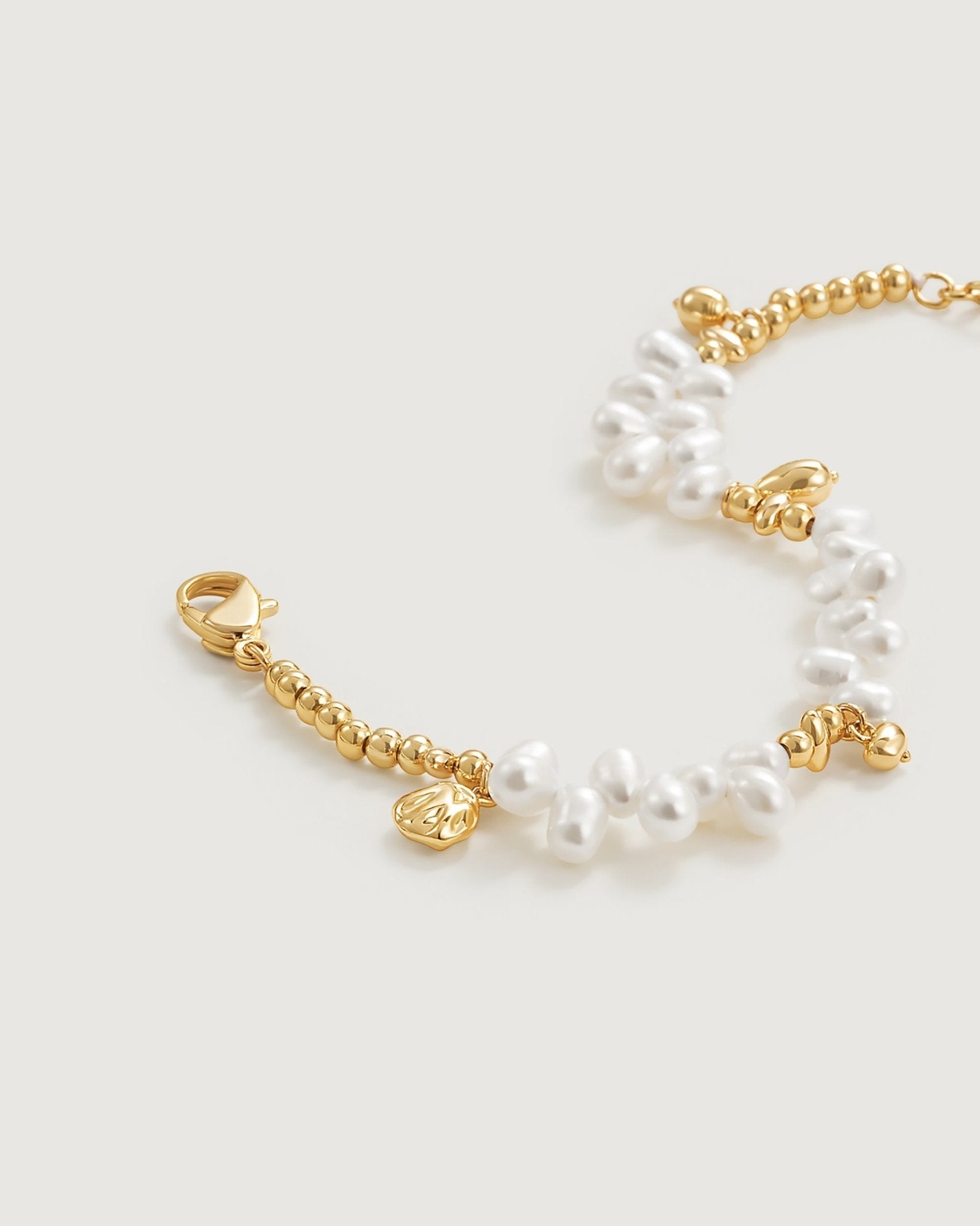 radiant-coastal-strand-bracelet-241567_c67be271-5d6d-49c0-ab14-3f0681f66fb8.jpg