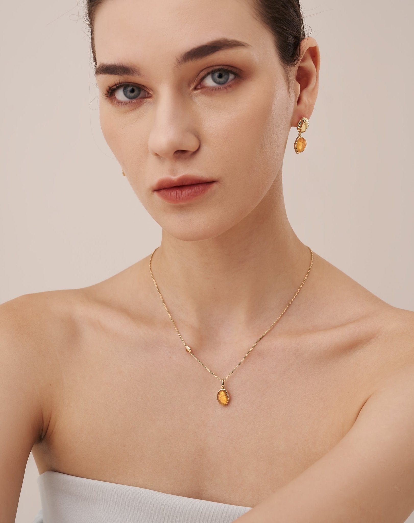 raw-citrine-necklace-895262_f2785741-affb-4411-a05f-0d117ba9d659.jpg