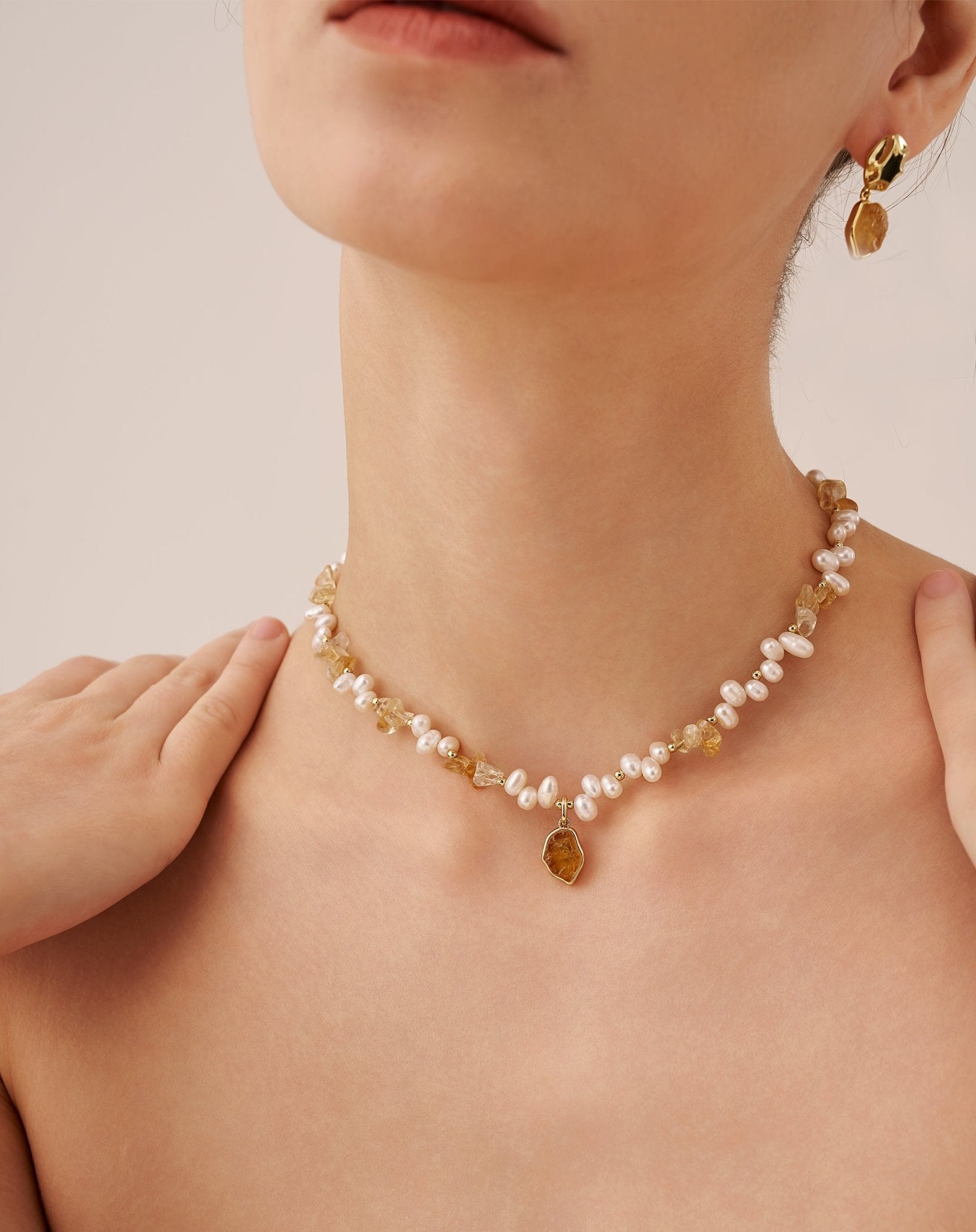 raw-citrine-pearl-necklace-505296_8e85cc80-ca96-496e-8445-323f4d7ca18b.jpg