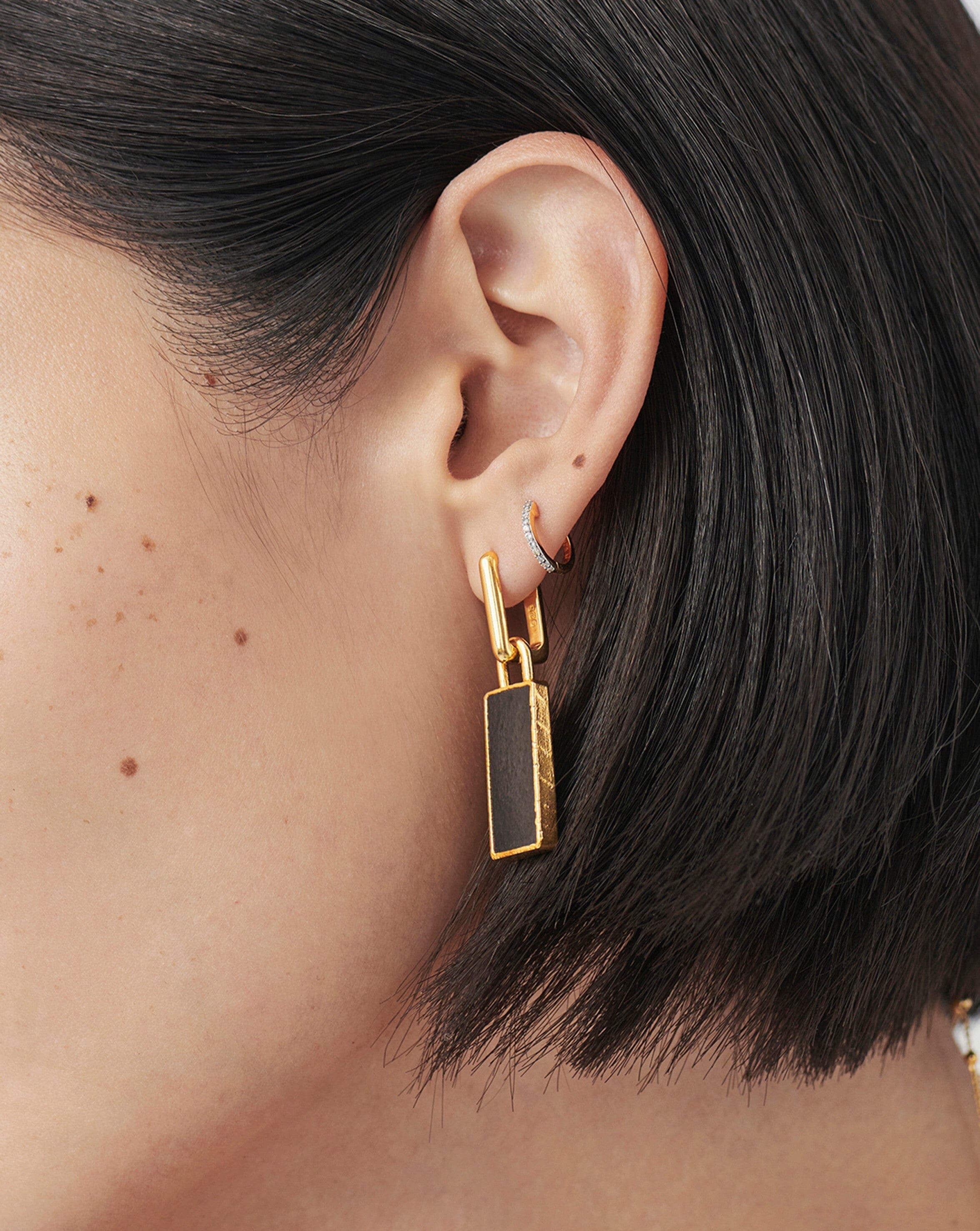 Rekangle Single Ovate Earring