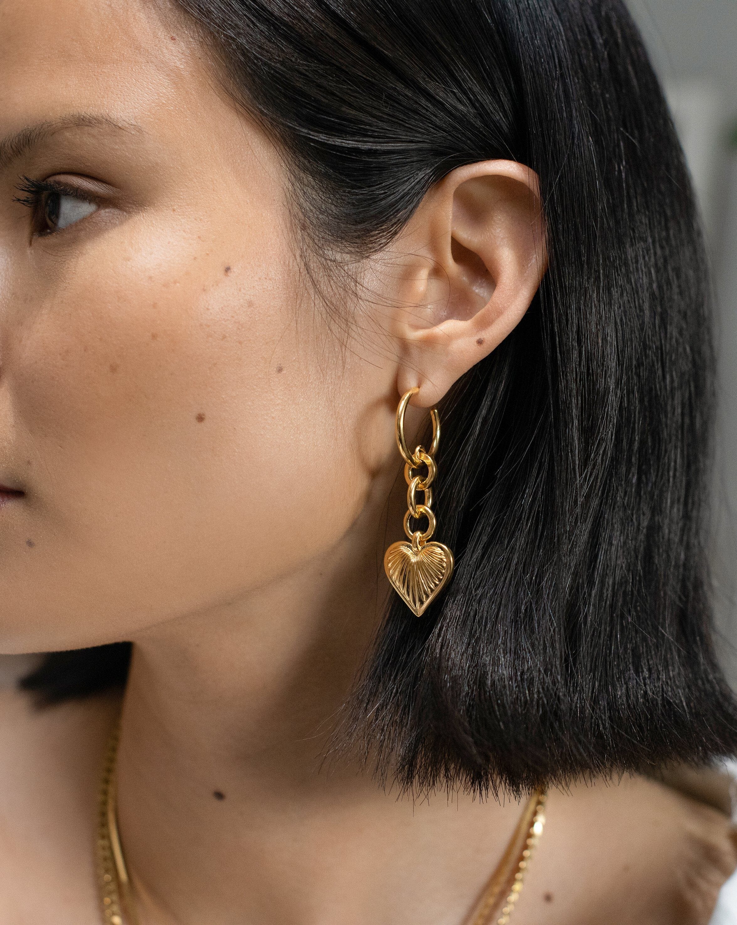 Ridge Heart Drop Hoop Earrings | 18k Gold Plated