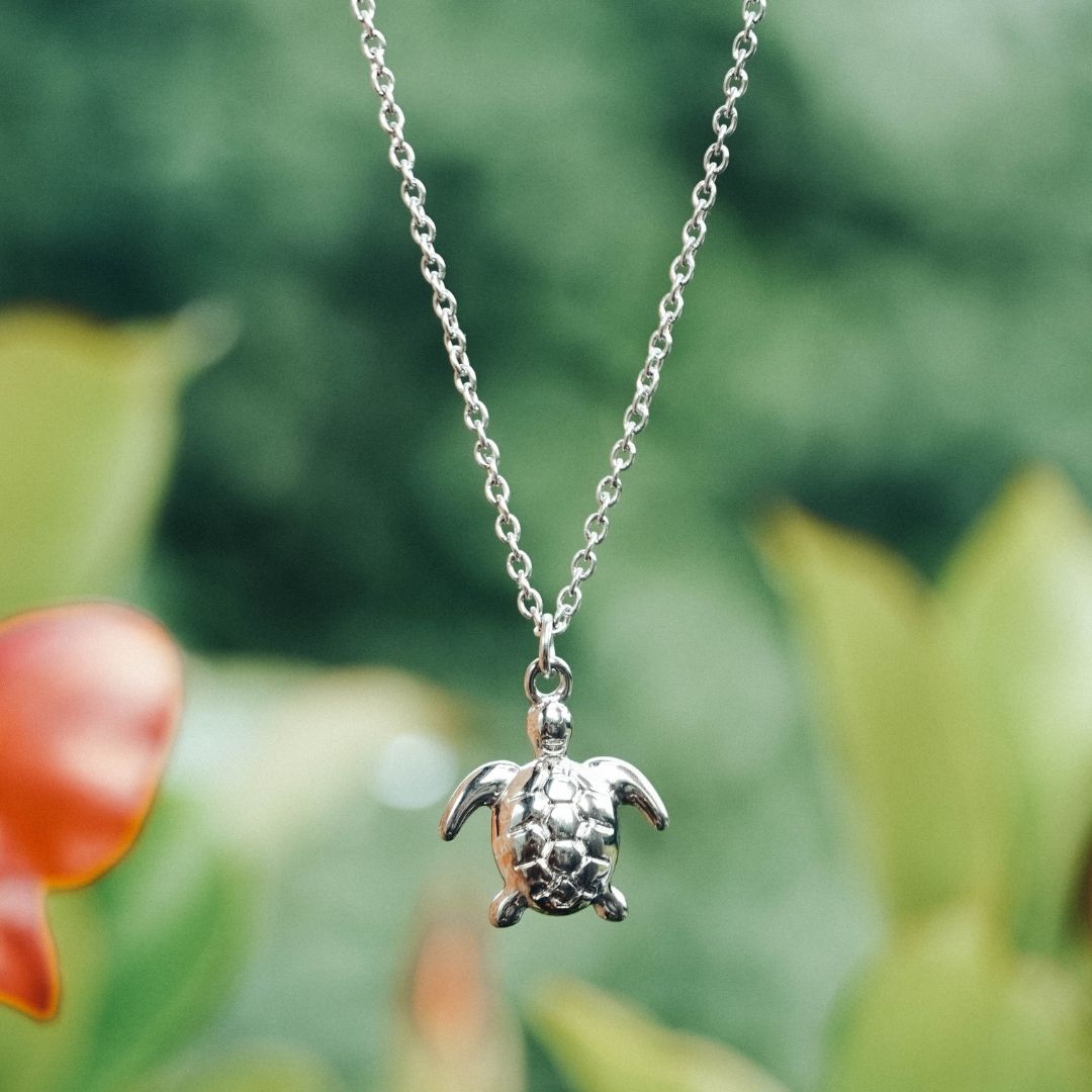 sea-turtle-necklace_ab684679-c138-44d8-8fff-dfe89dd2babf.jpg