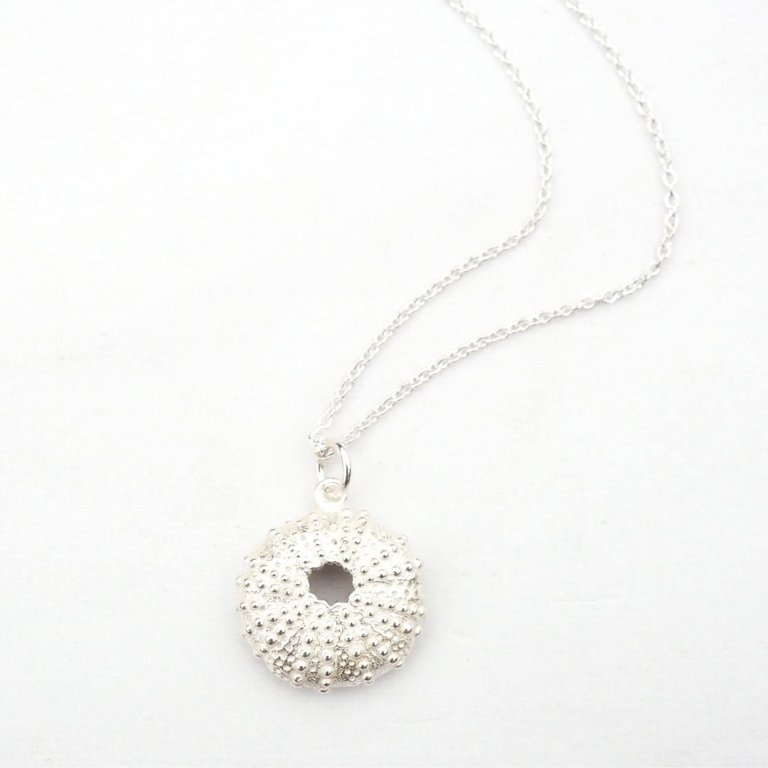 sea-urchin-necklace_7e21c9f9-9fee-4551-8b4c-9ca2f0a9b9ab.jpg