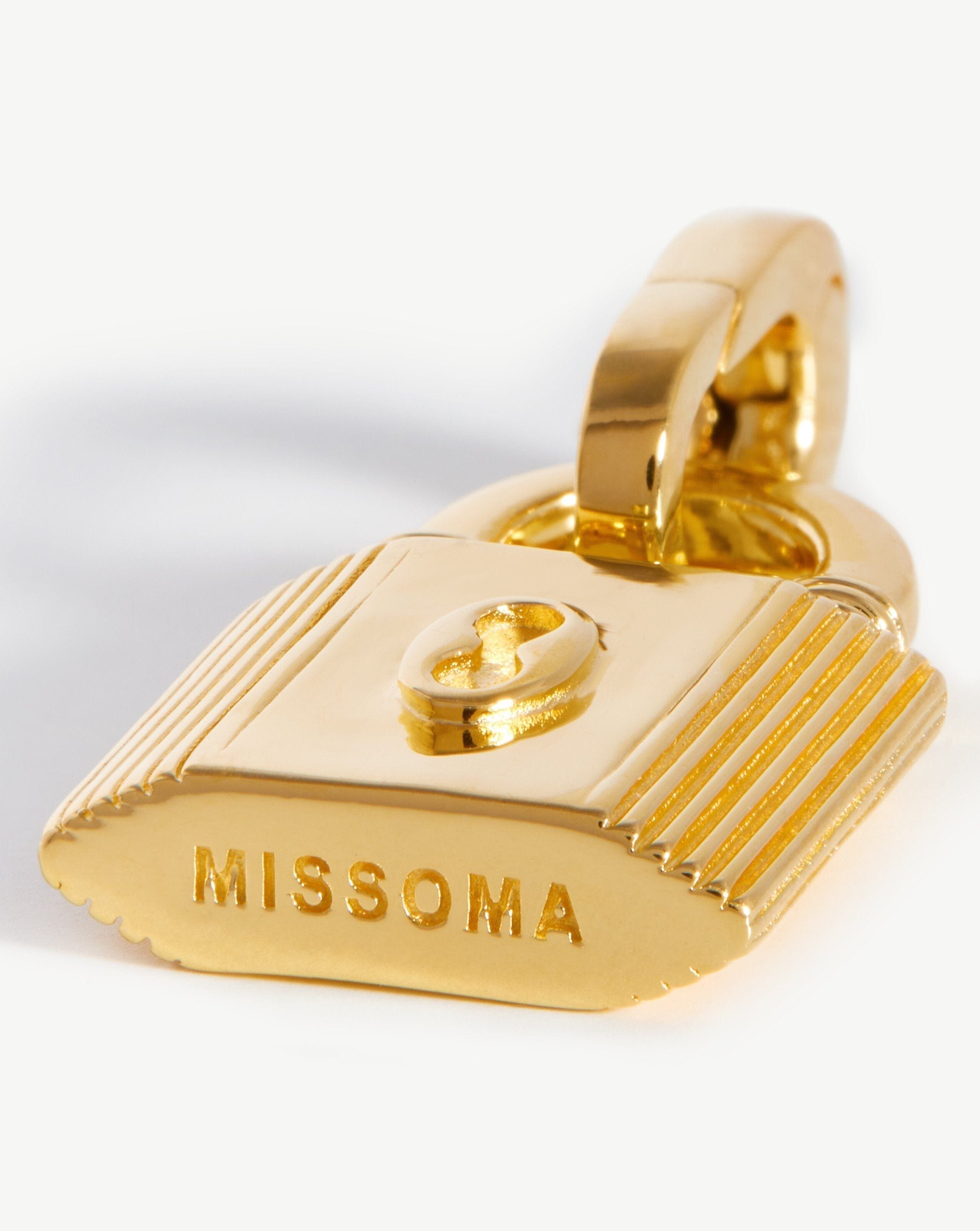 small-ridge-padlock-clip-on-pendant-charms-pendants-missoma-189534_91295232-6789-433b-b230-16ecc1d2e89a.jpg