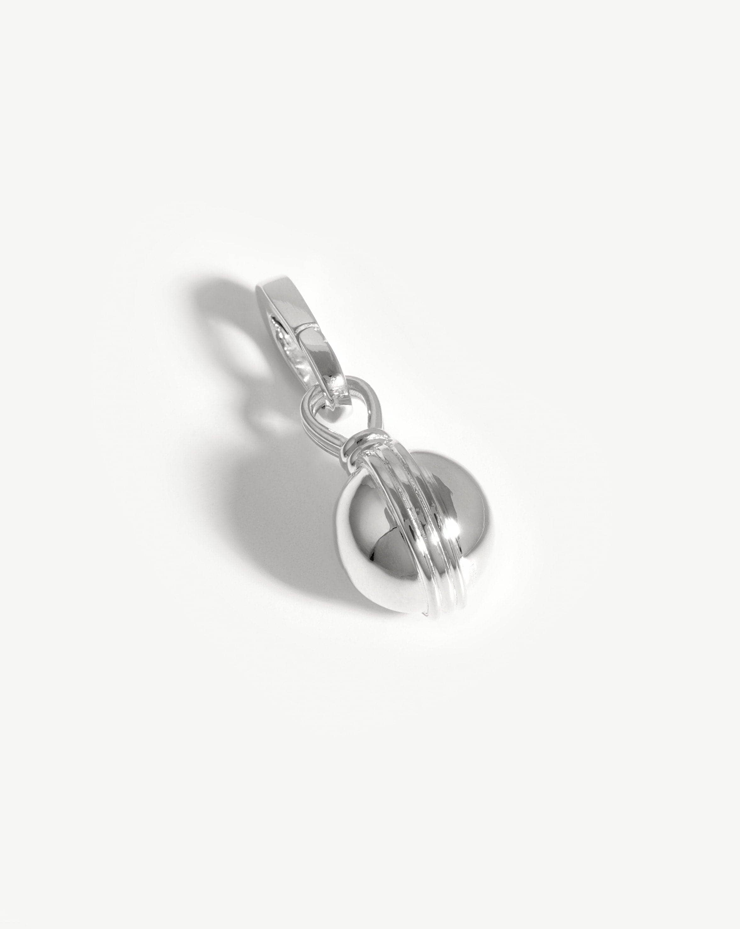 small-sphere-clip-on-pendant-necklaces-missoma-268605_3f89fd5b-6afa-4a73-a0b4-82c9bcb2dbb9.jpg