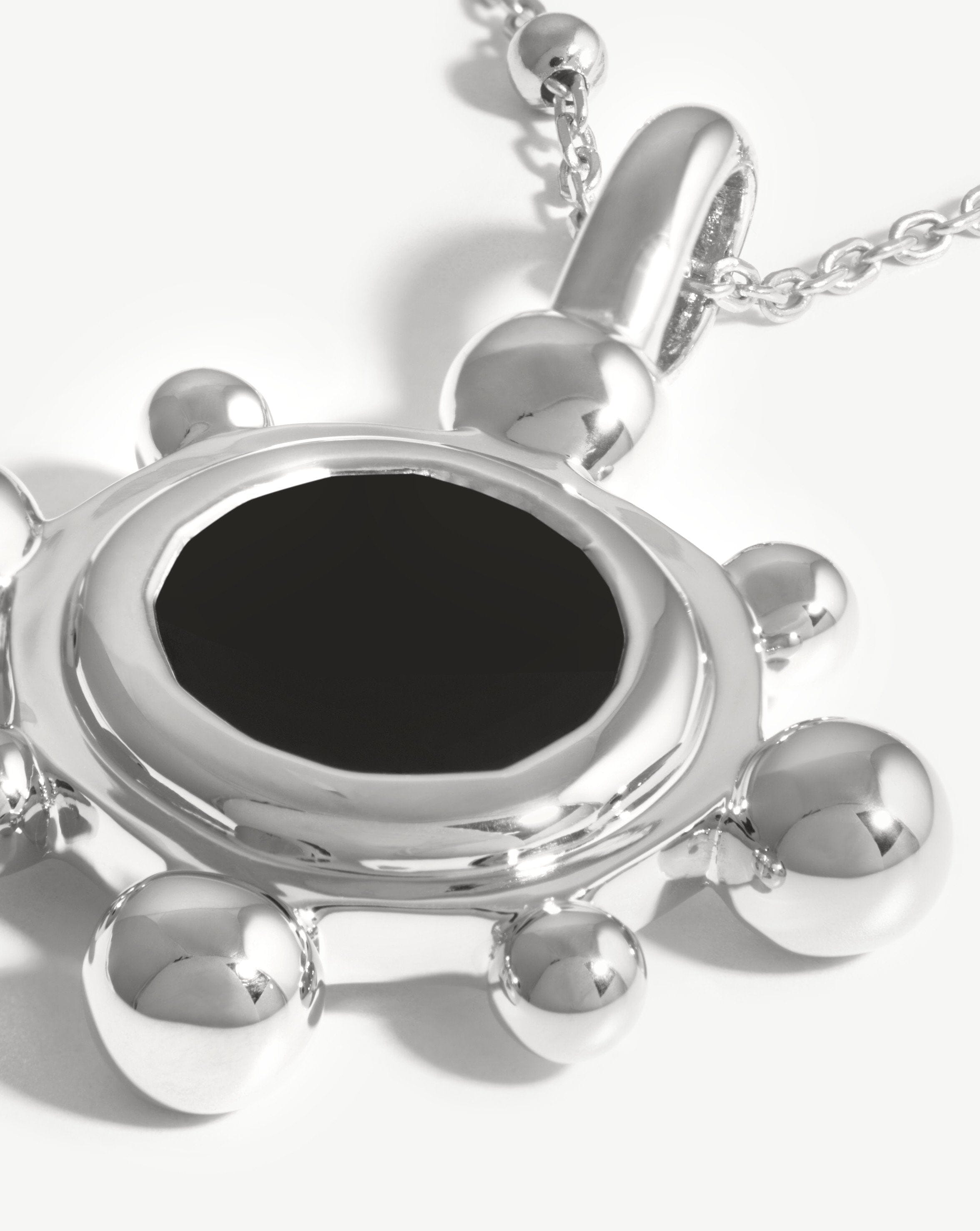 sphere-round-pendant-necklace-silver-platedblack-onyx-necklaces-missoma-177460_d15af61d-2b17-4ff8-aaca-1cf90acc40b4.jpg