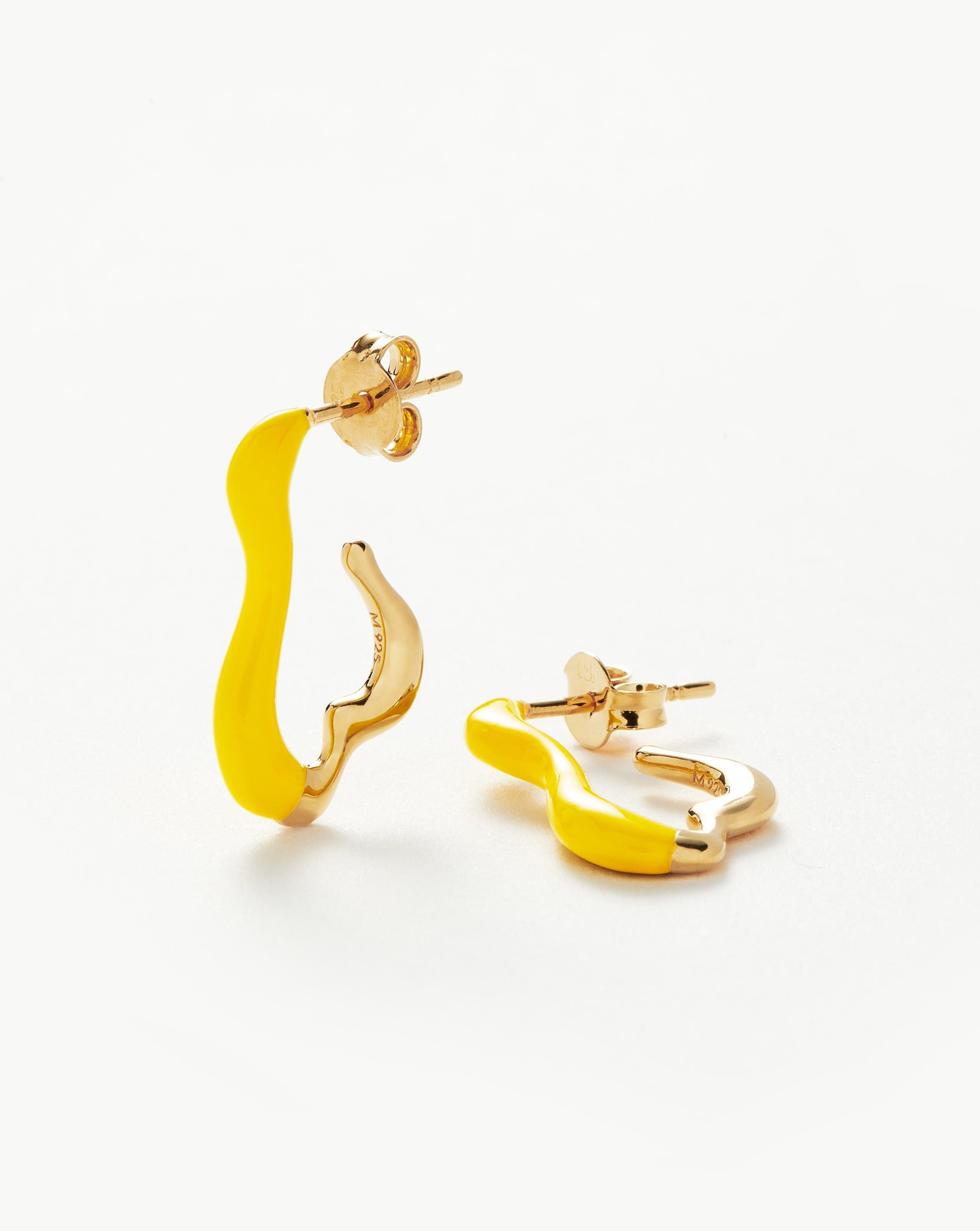 squiggle-curve-two-tone-enamel-small-hoop-earrings-earrings-missoma-340825_ab435963-e836-4ad1-bb7f-6348ecacb344.jpg