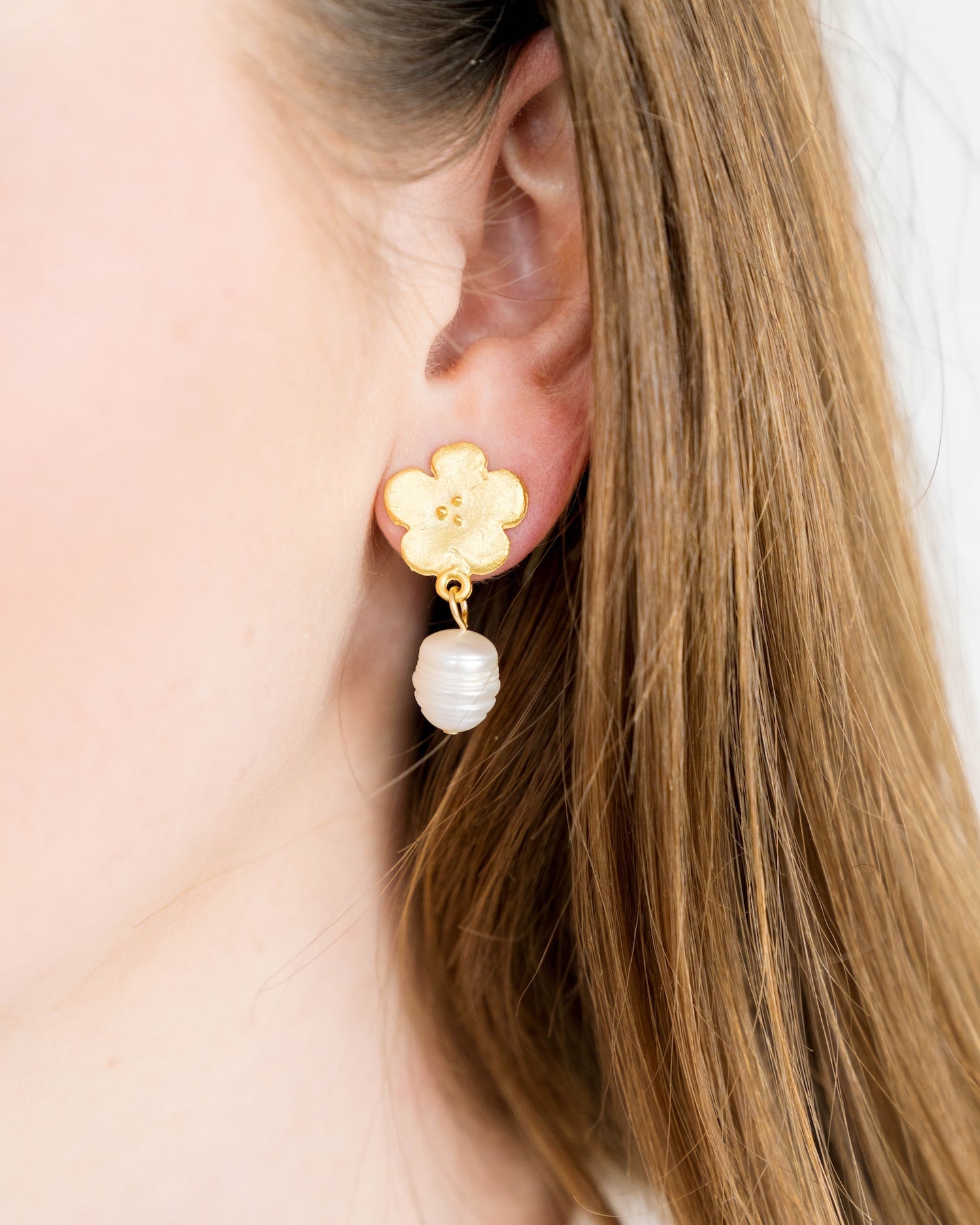 Poppy Pearl Drop Earrings