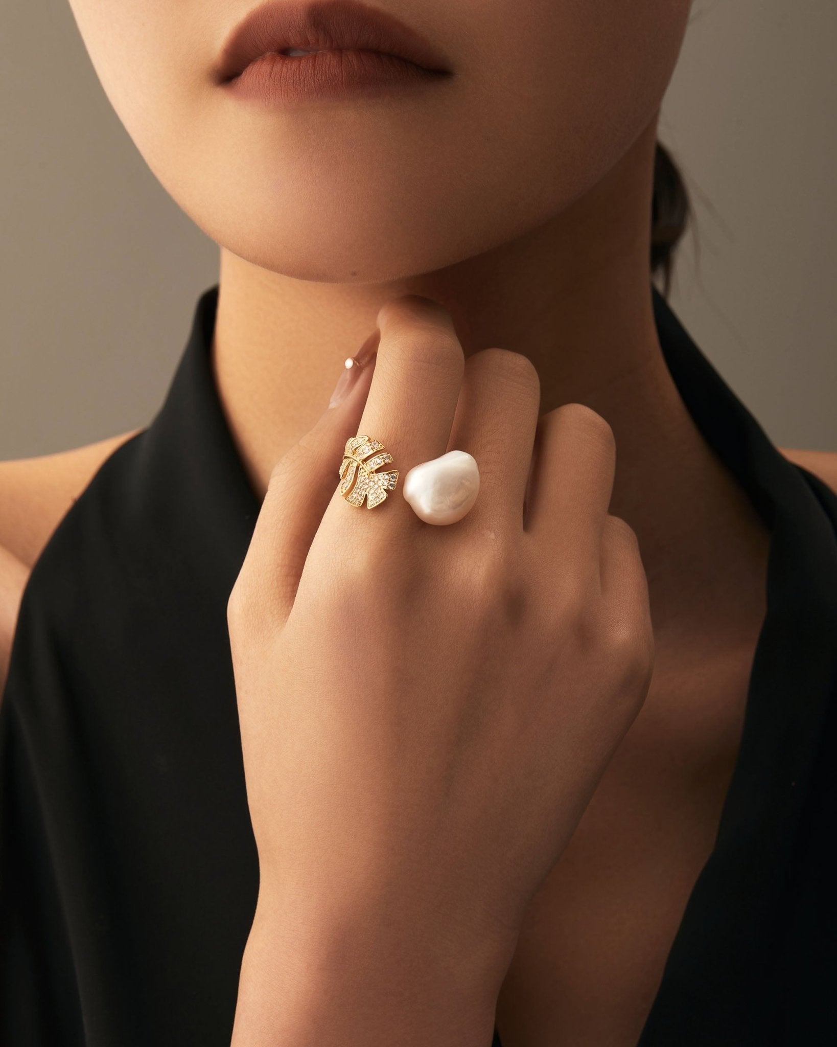 sunshine-manor-baroque-pearl-ring-739188_16f27931-5f53-4c89-9e72-8aad503fe0dc.jpg