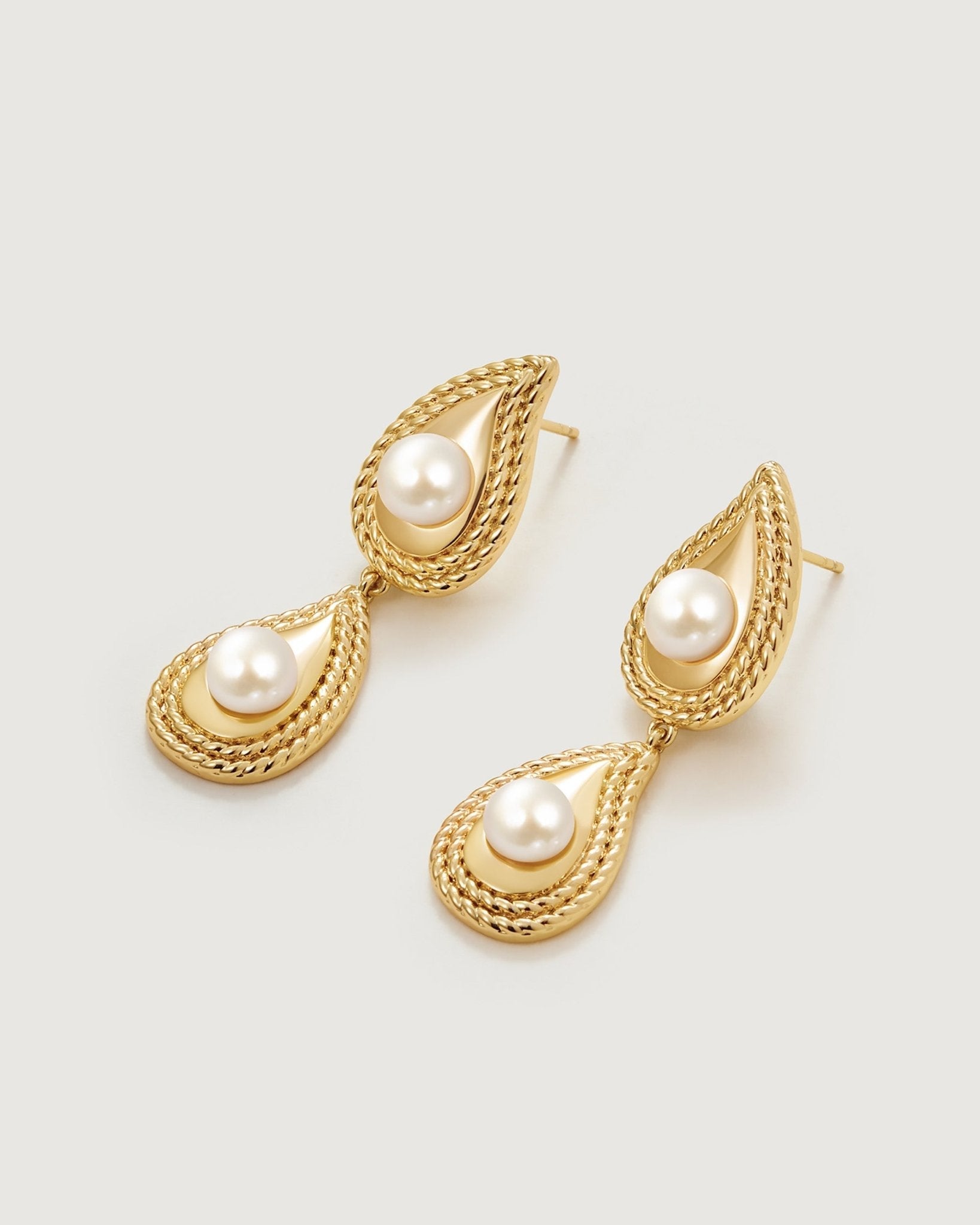 Teardrop Pearl Earring