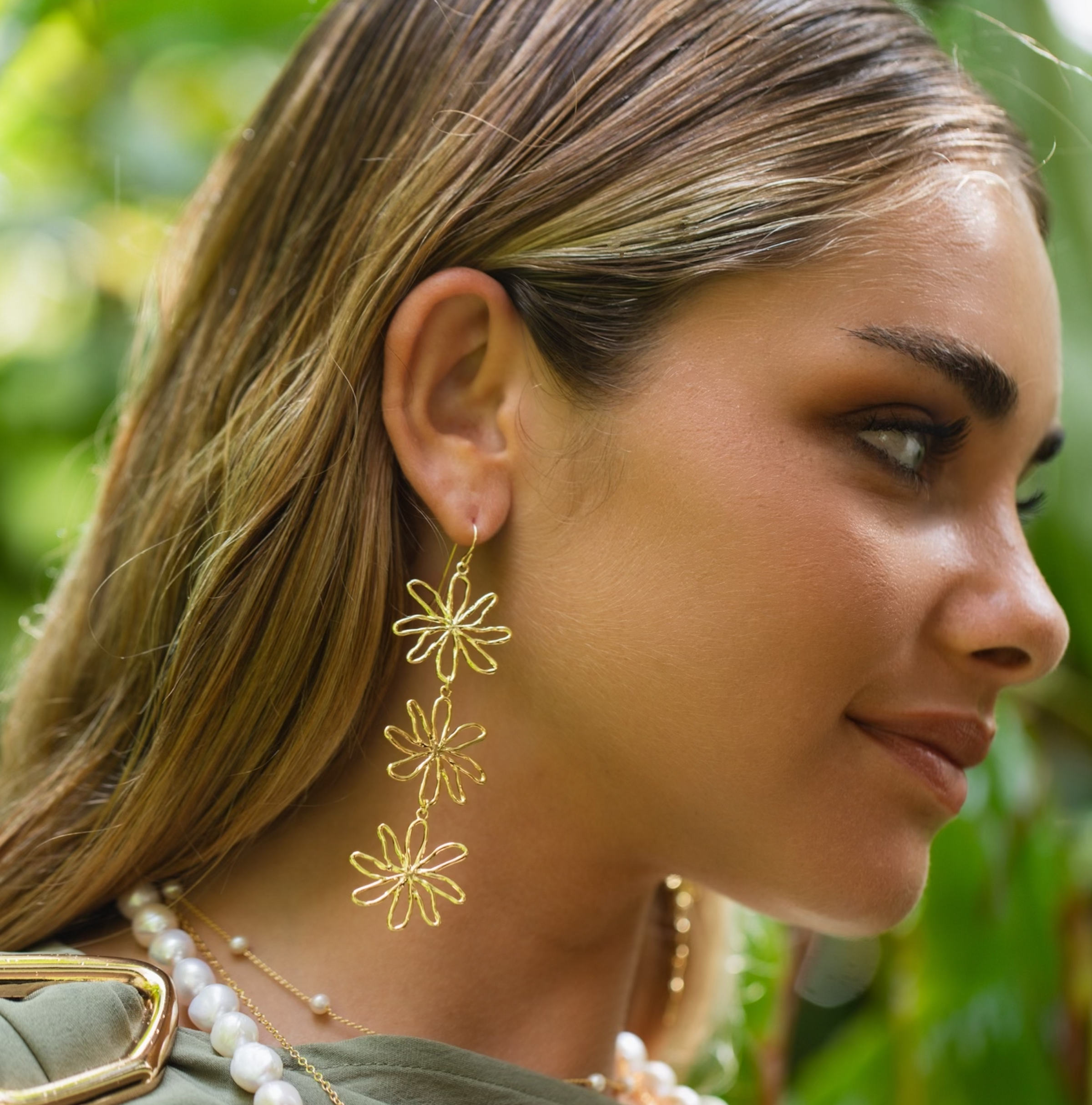 tripleearring_39caf881-0ac6-42e9-b09d-682c77416ed8.png