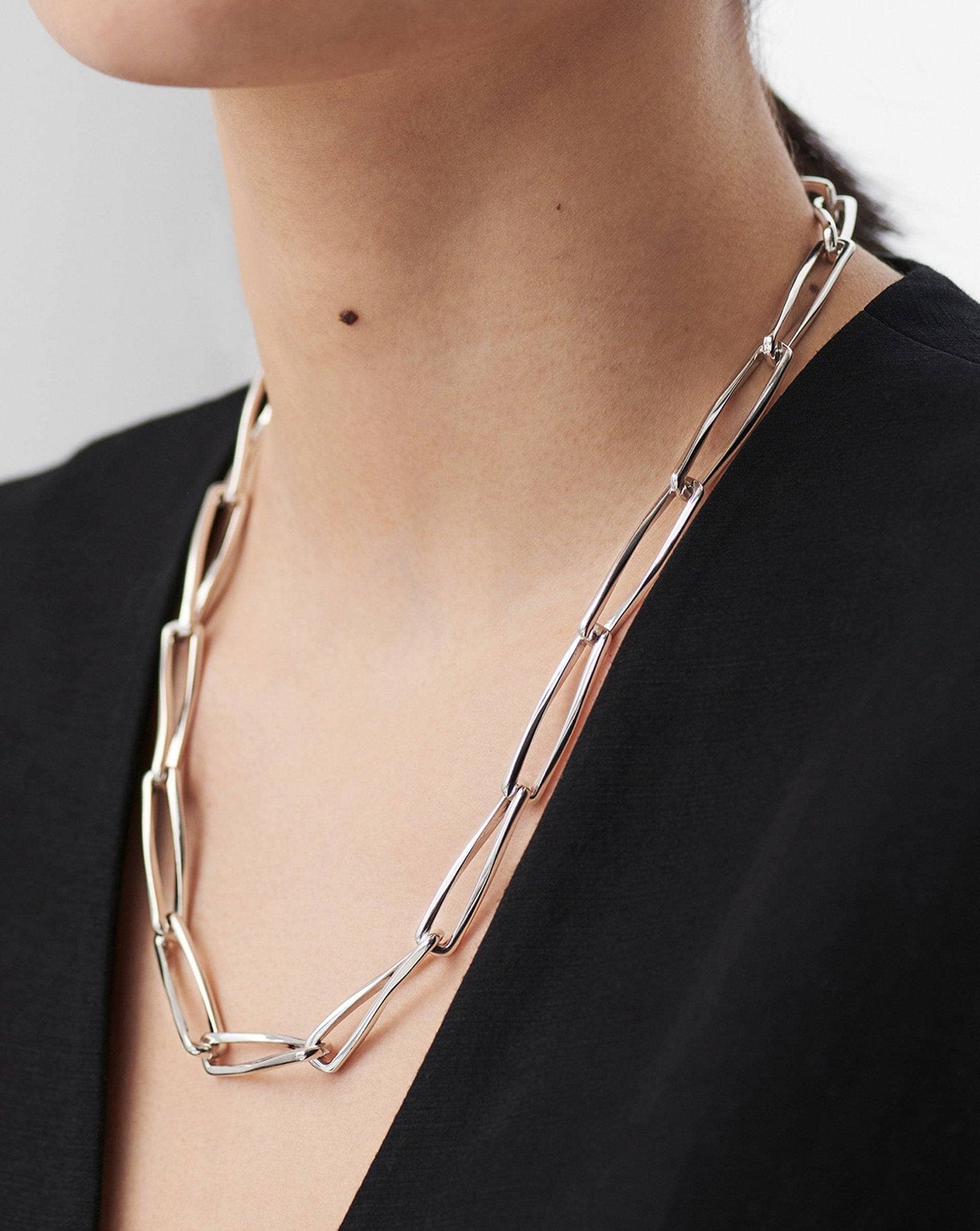 Twisted Link Chain Necklace