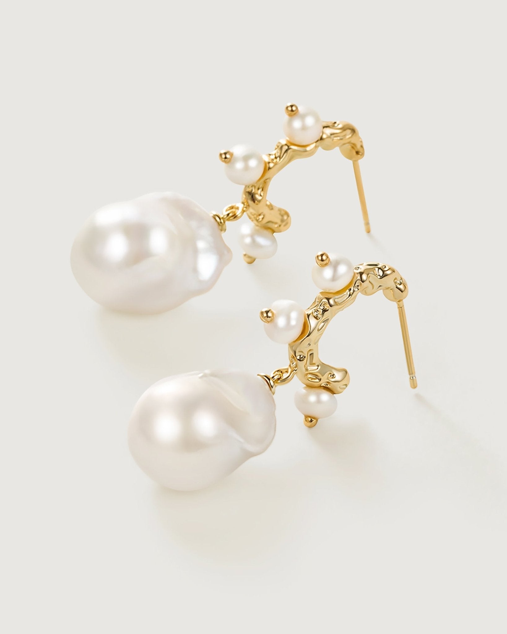 Waltz Baroque Pearl Earring