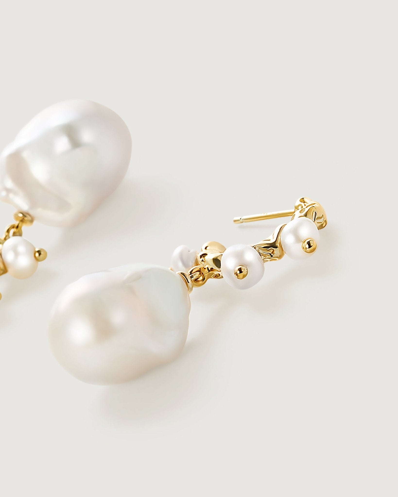 Waltz Baroque Pearl Earring