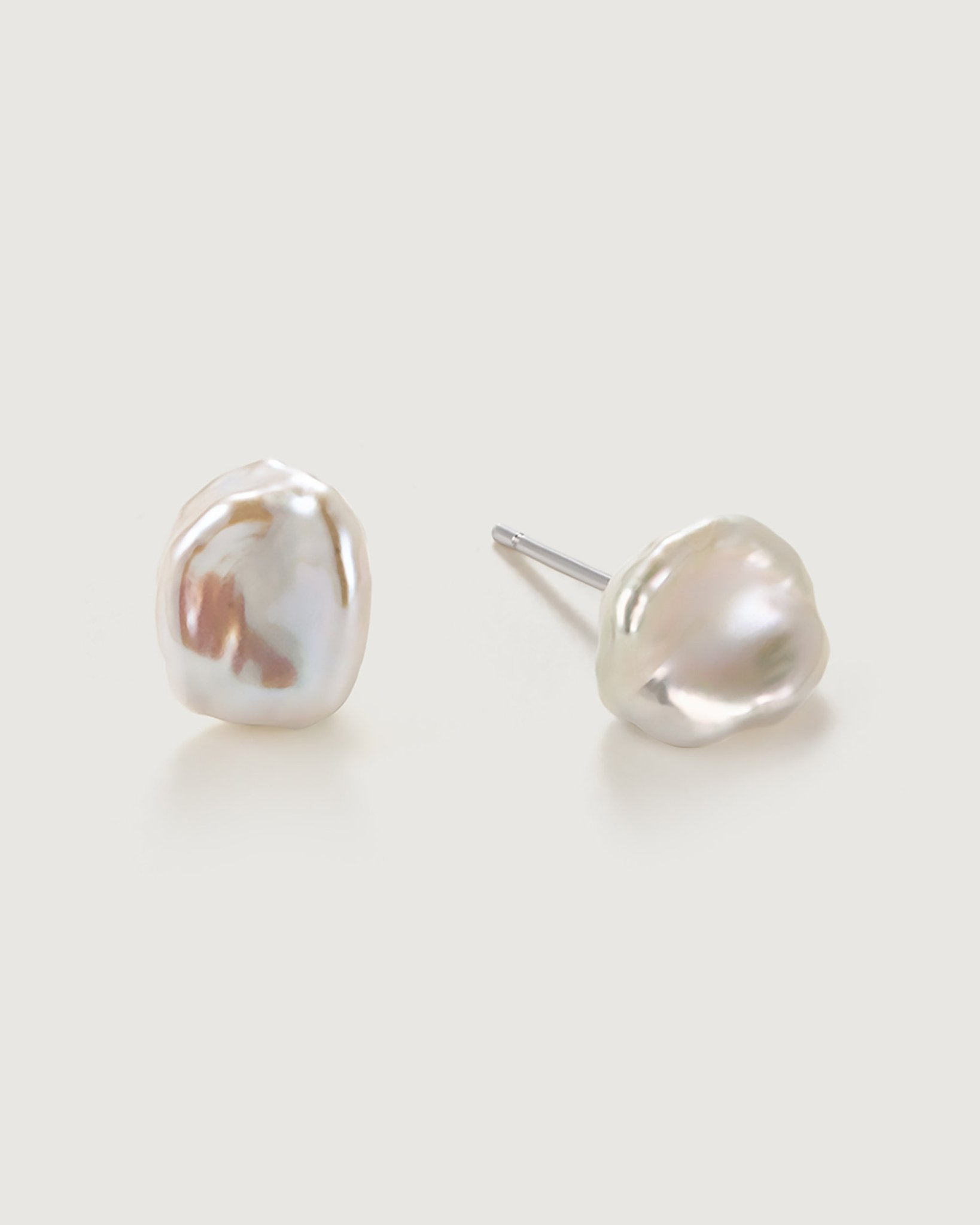 white-petals-pearl-earring-818013_512ca5fc-8eaa-4fae-bdf9-65afab831f98.jpg