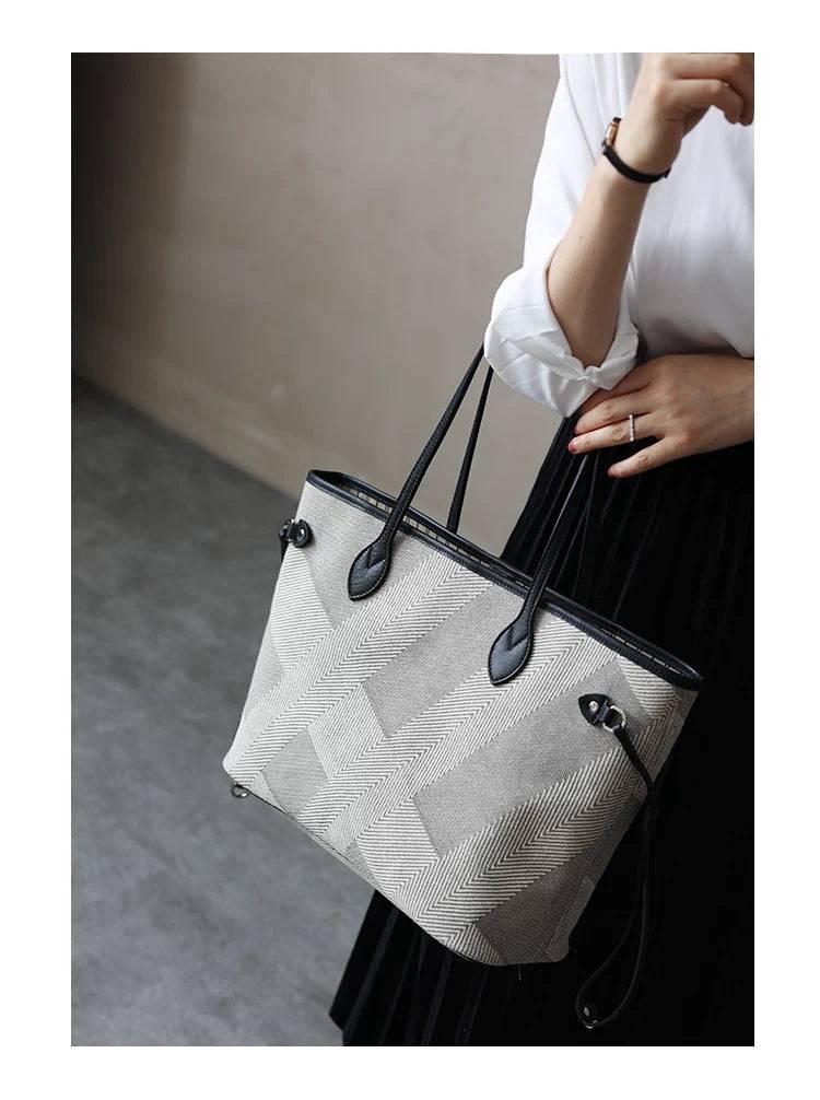 xq-handbags-never-full-small-tote-bag-commuter-bag-36626705055977_f6f015f6-2582-405a-8e04-3430270c806f.jpg