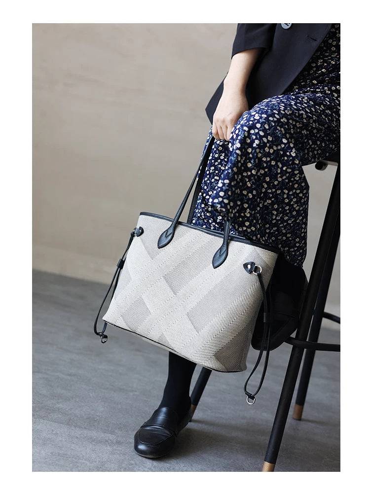 Never Full Small Tote Bag Commuter Bag