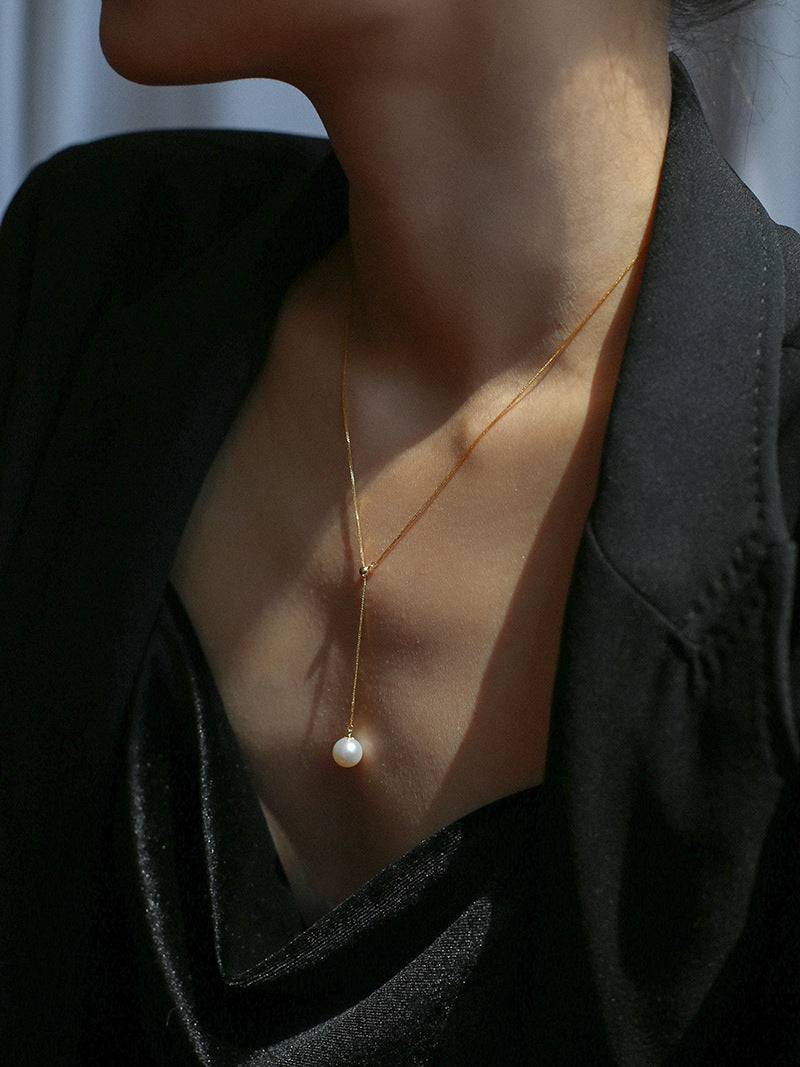 ywl-necklaces-single-drop-pearl-necklace-gold-vermeil-36626712854761_68e6fc26-172e-4874-9fda-594065883290.jpg