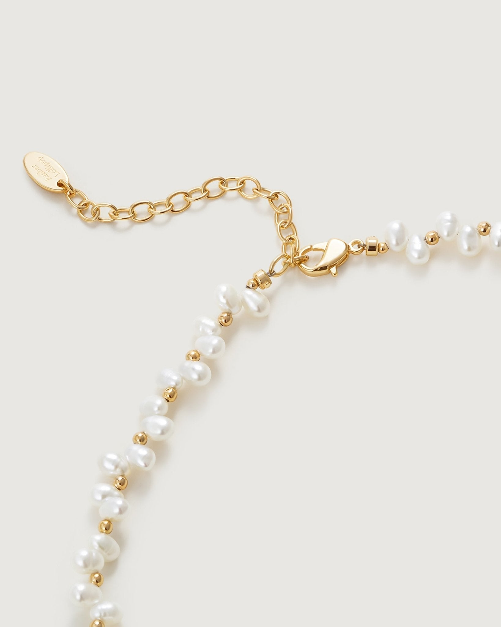 zodiac-sign-pearl-necklace-413517_4f16b022-fd0b-4d42-b1ab-45fc99be50cf.jpg